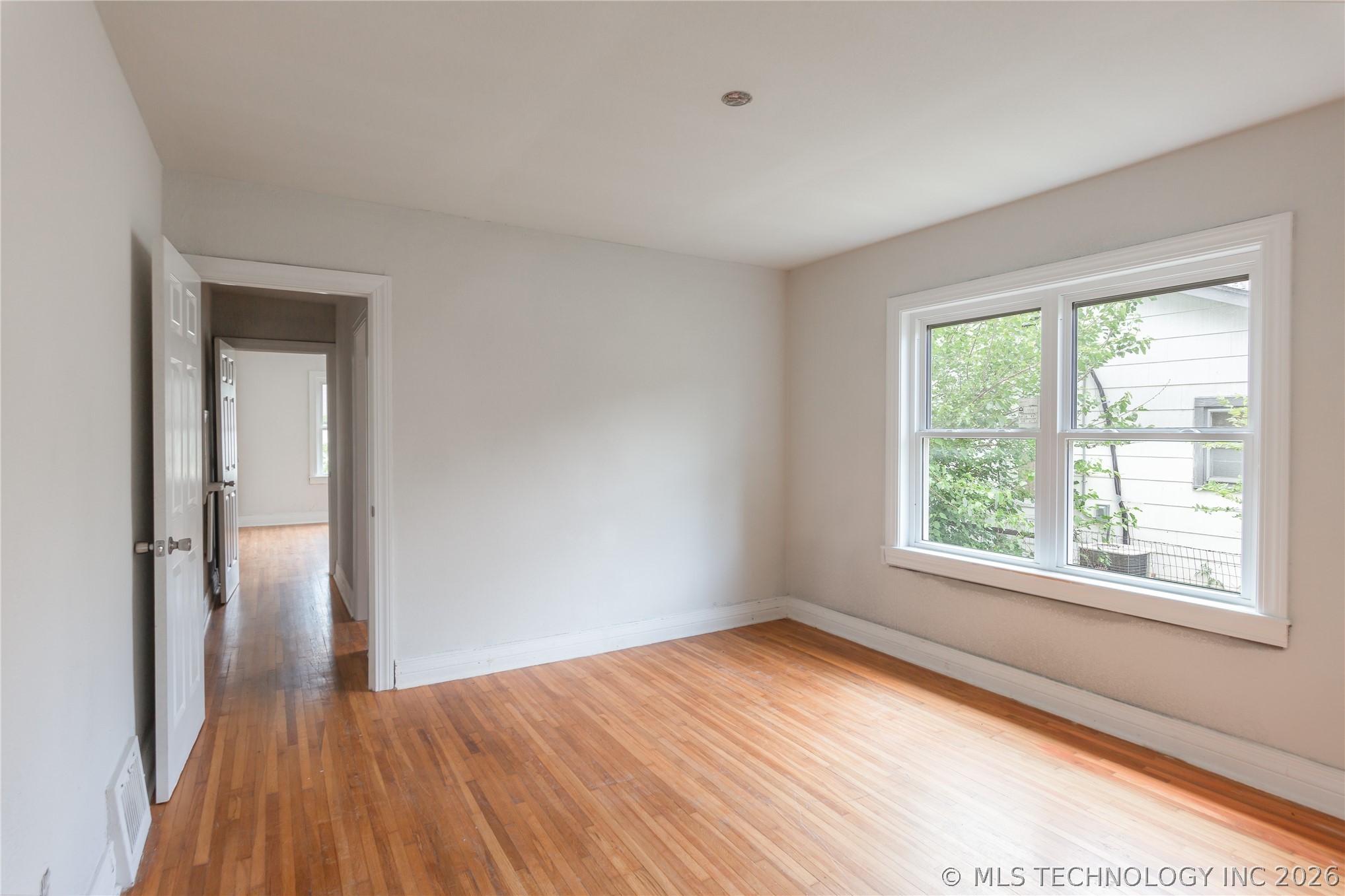 832 N College Avenue Property Photo 16