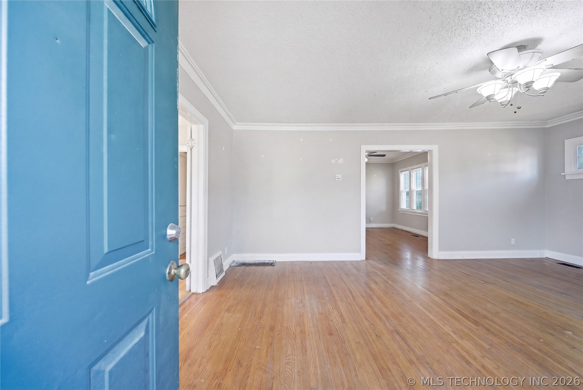 3239 E 4th Street Property Photo 12