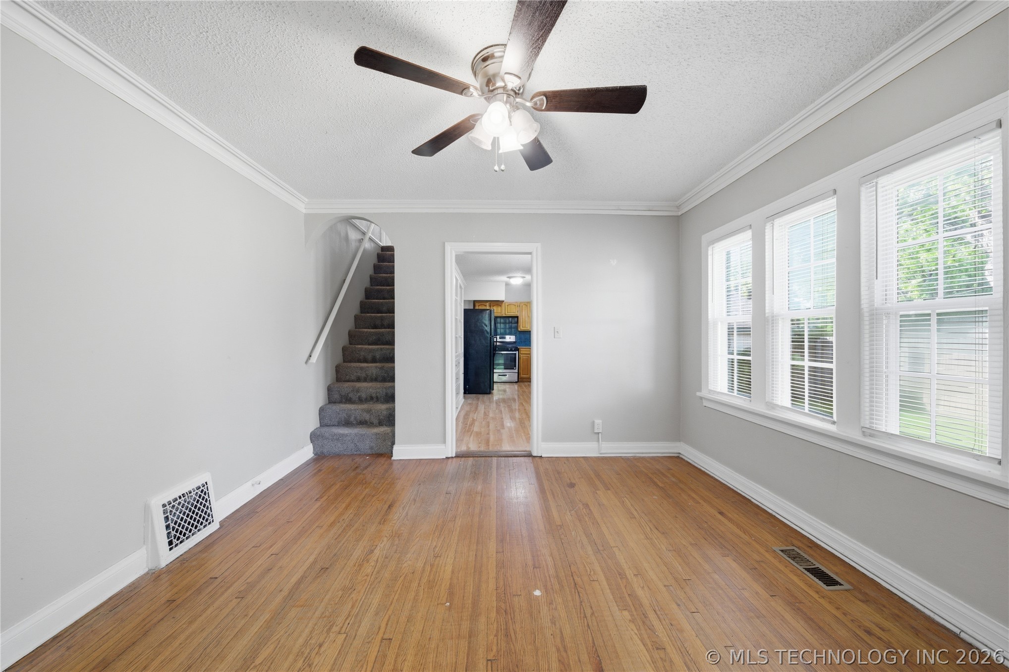 3239 E 4th Street Property Photo 13