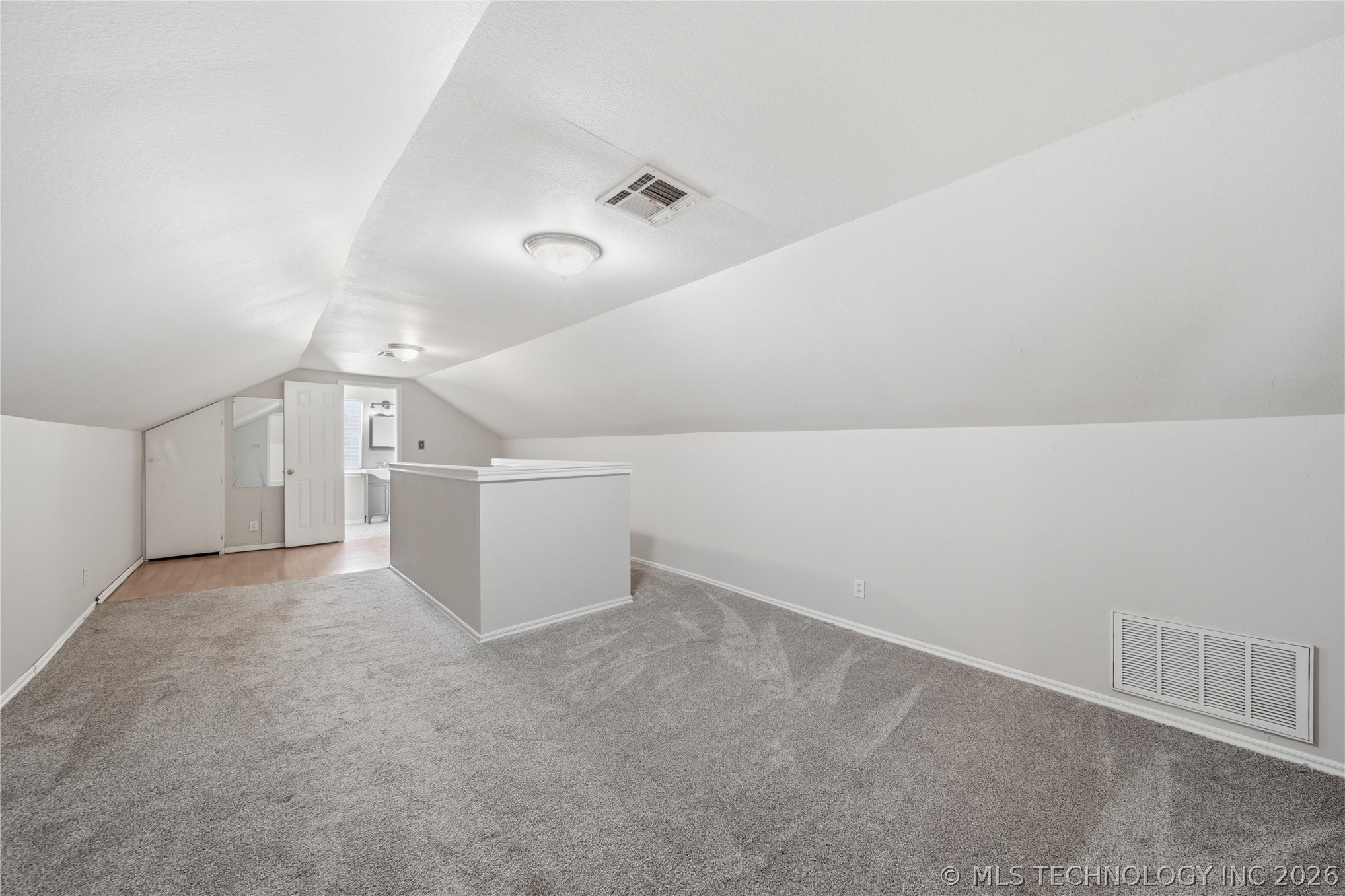 3239 E 4th Street Property Photo 28