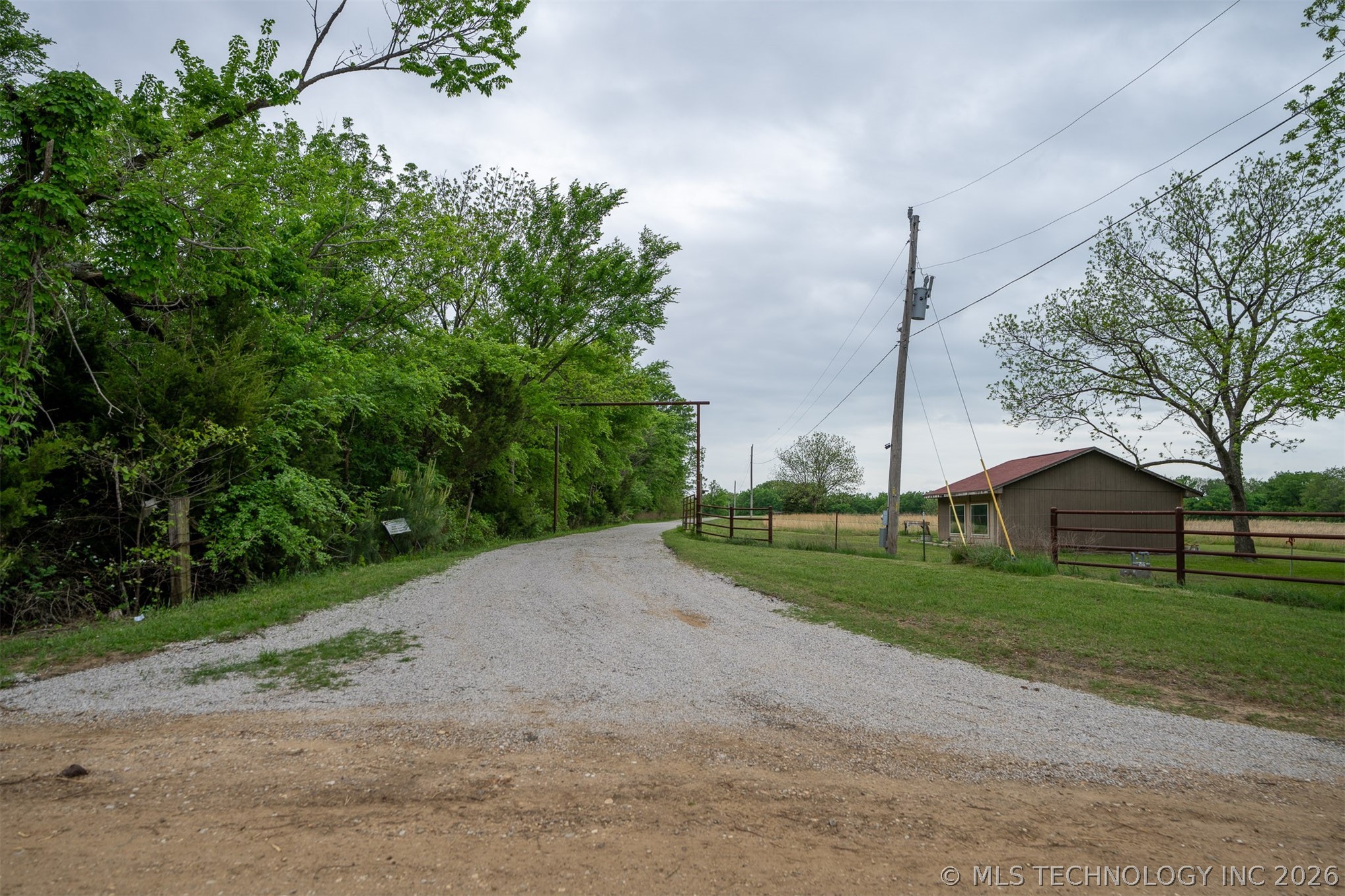 104654 S 4110 Road Property Photo 11