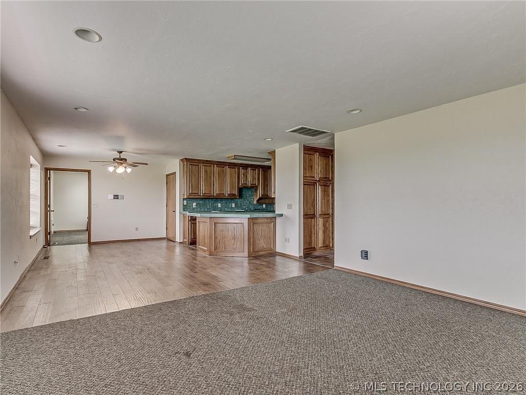 12875 W Waterloo Road Property Photo 6