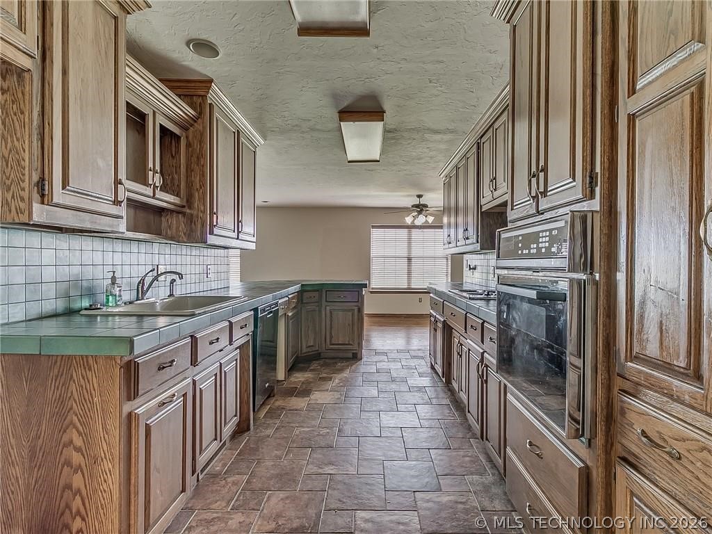 12875 W Waterloo Road Property Photo 8