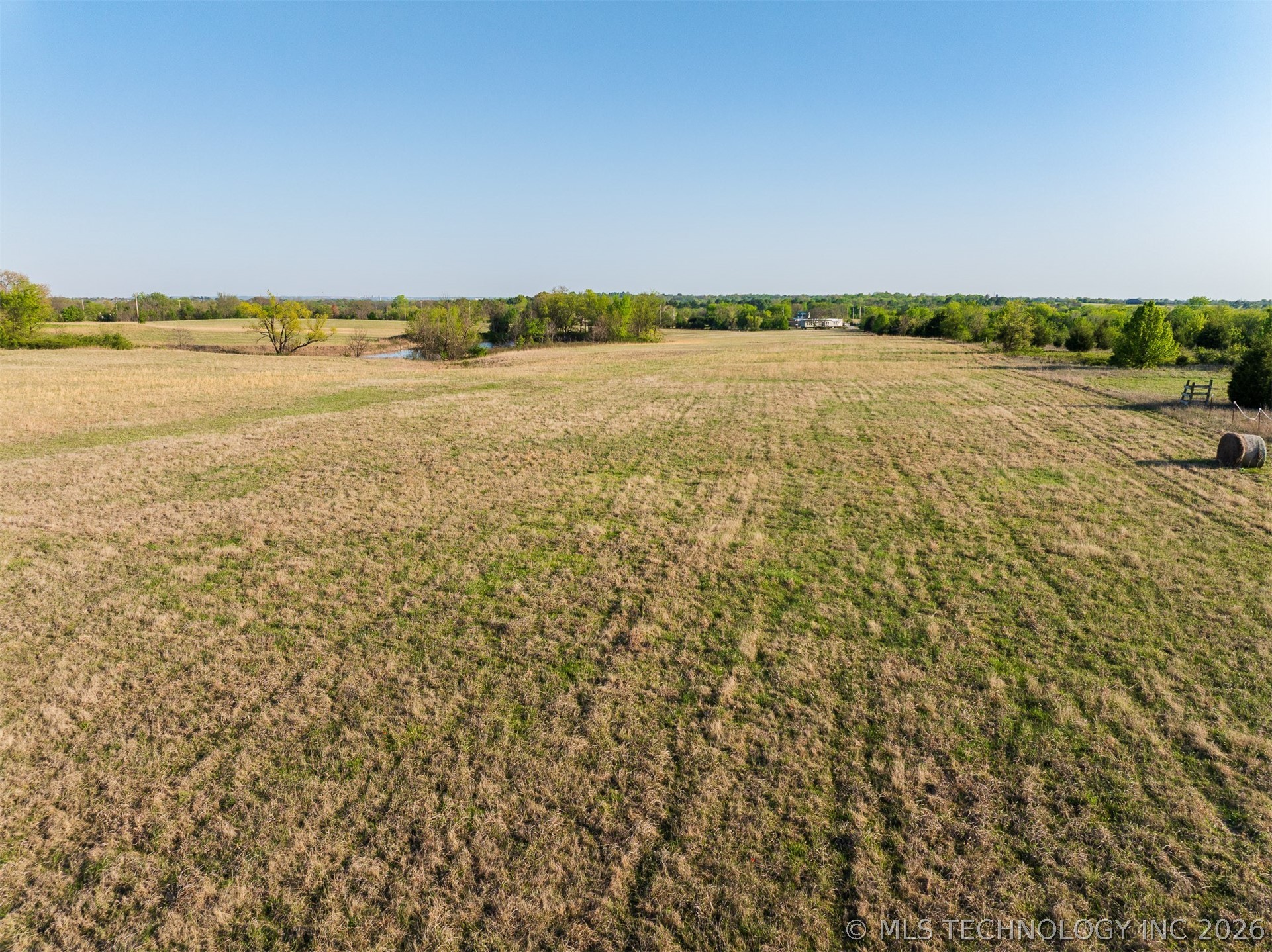 2 N Memorial Drive Property Photo 17