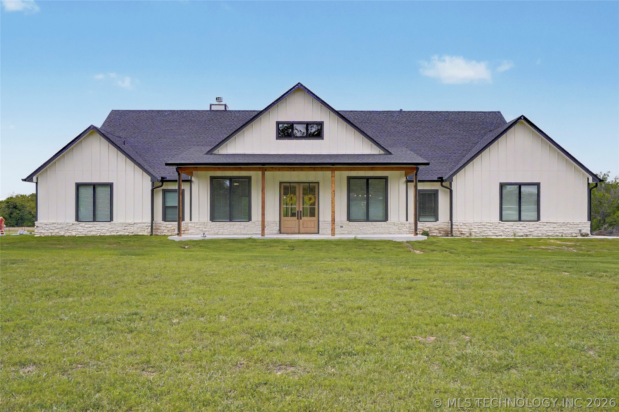 16014 N Memorial Drive Property Photo 2