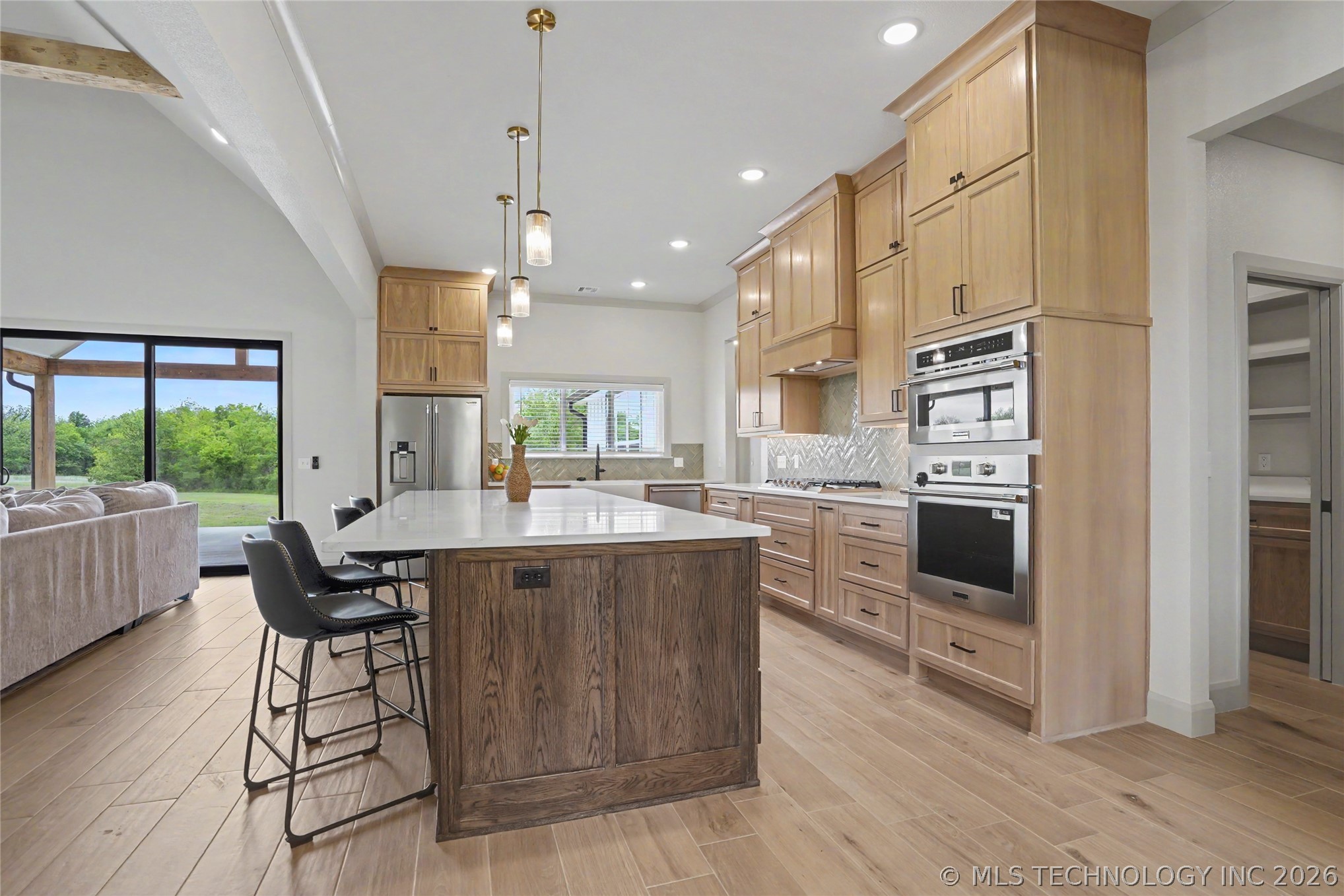 16014 N Memorial Drive Property Photo 13