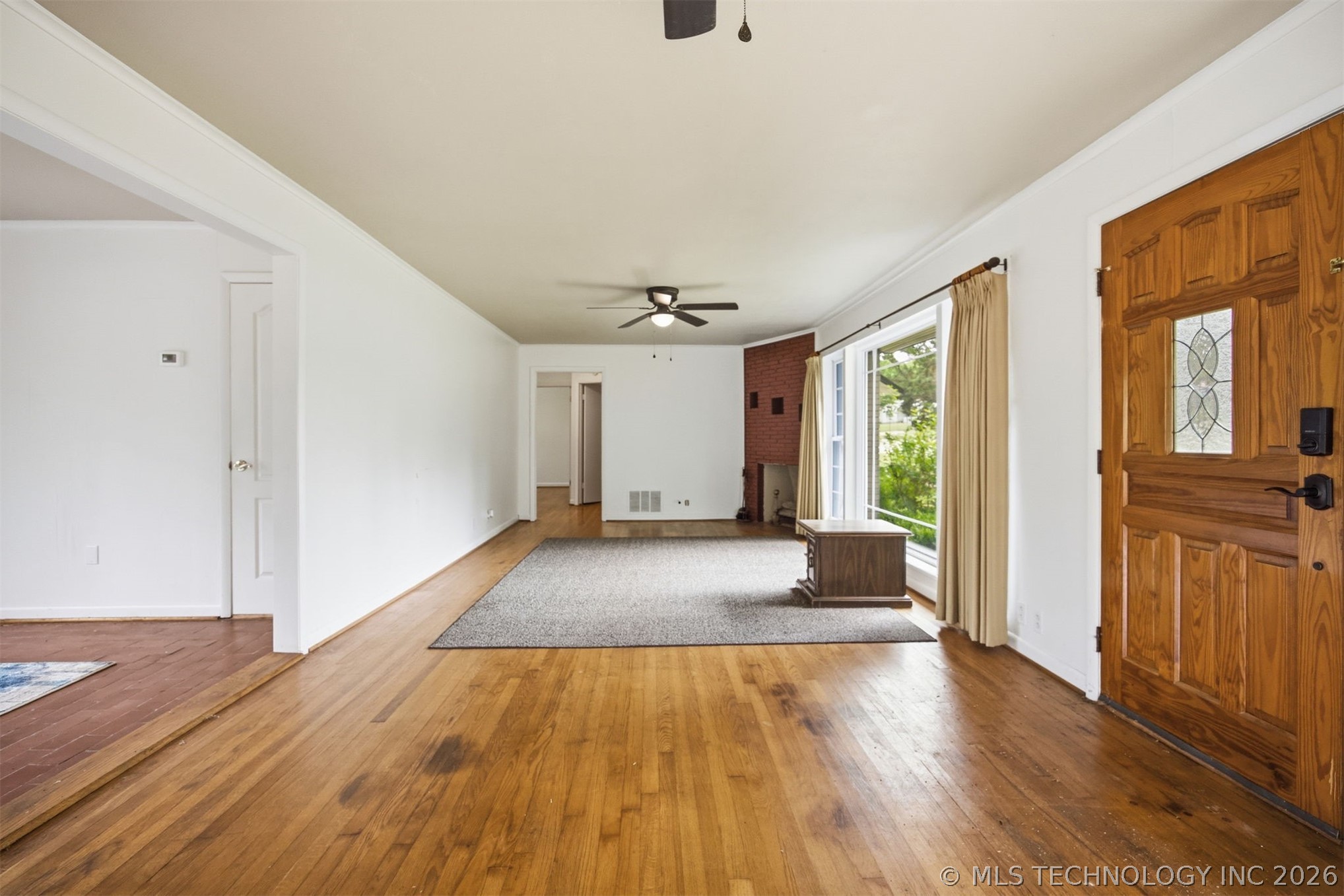 1401 E South Avenue Property Photo 5