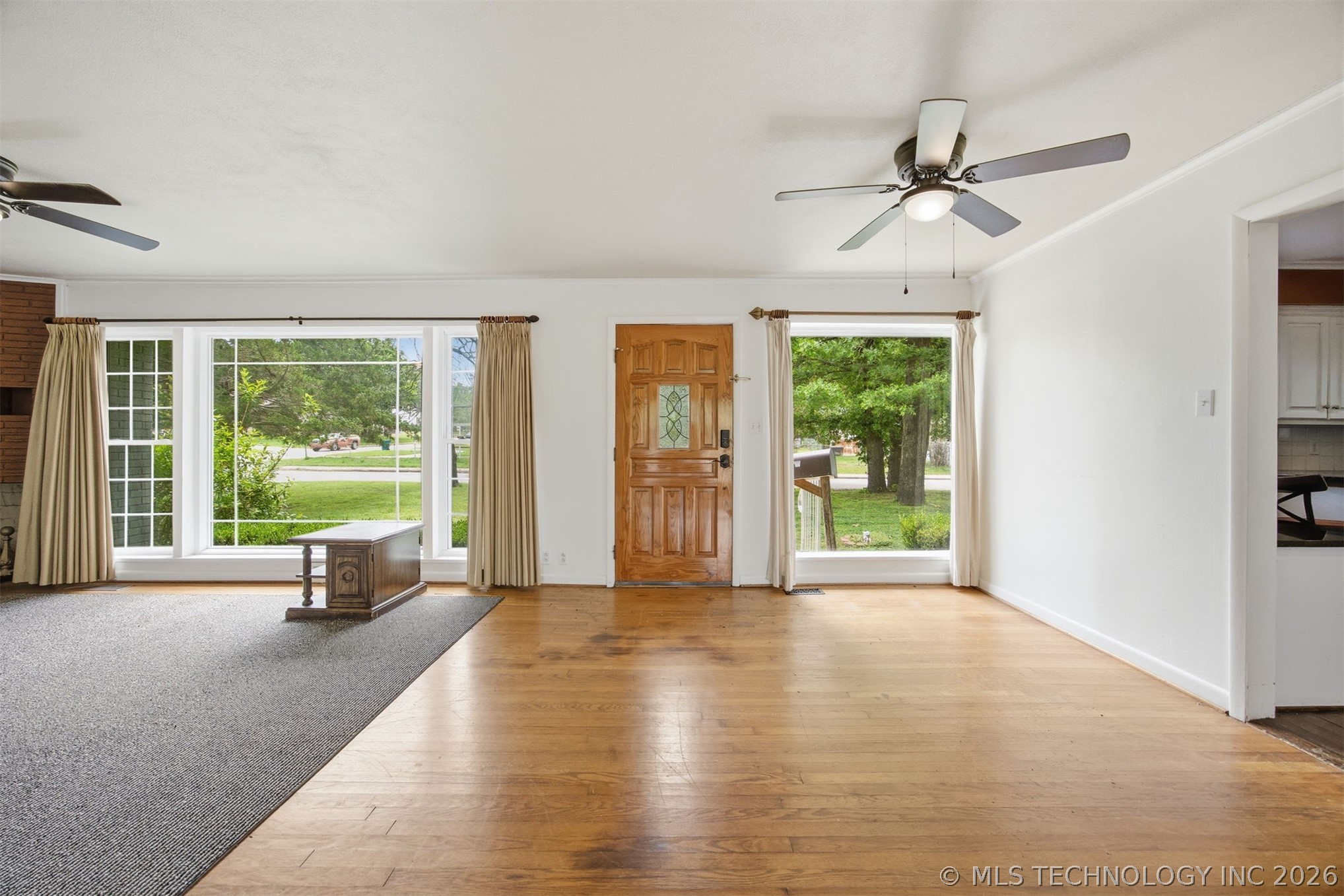 1401 E South Avenue Property Photo 8
