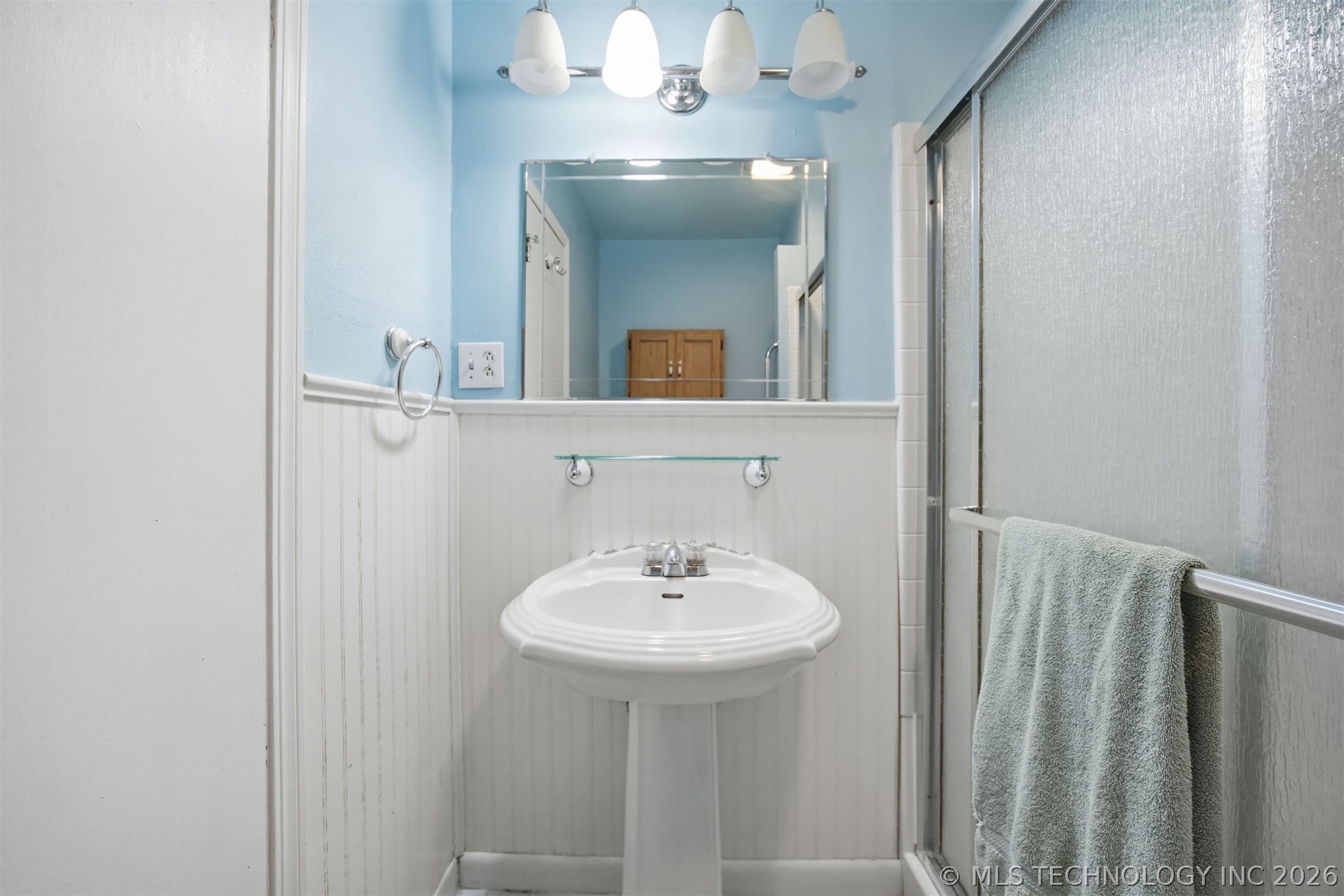 1401 E South Avenue Property Photo 21