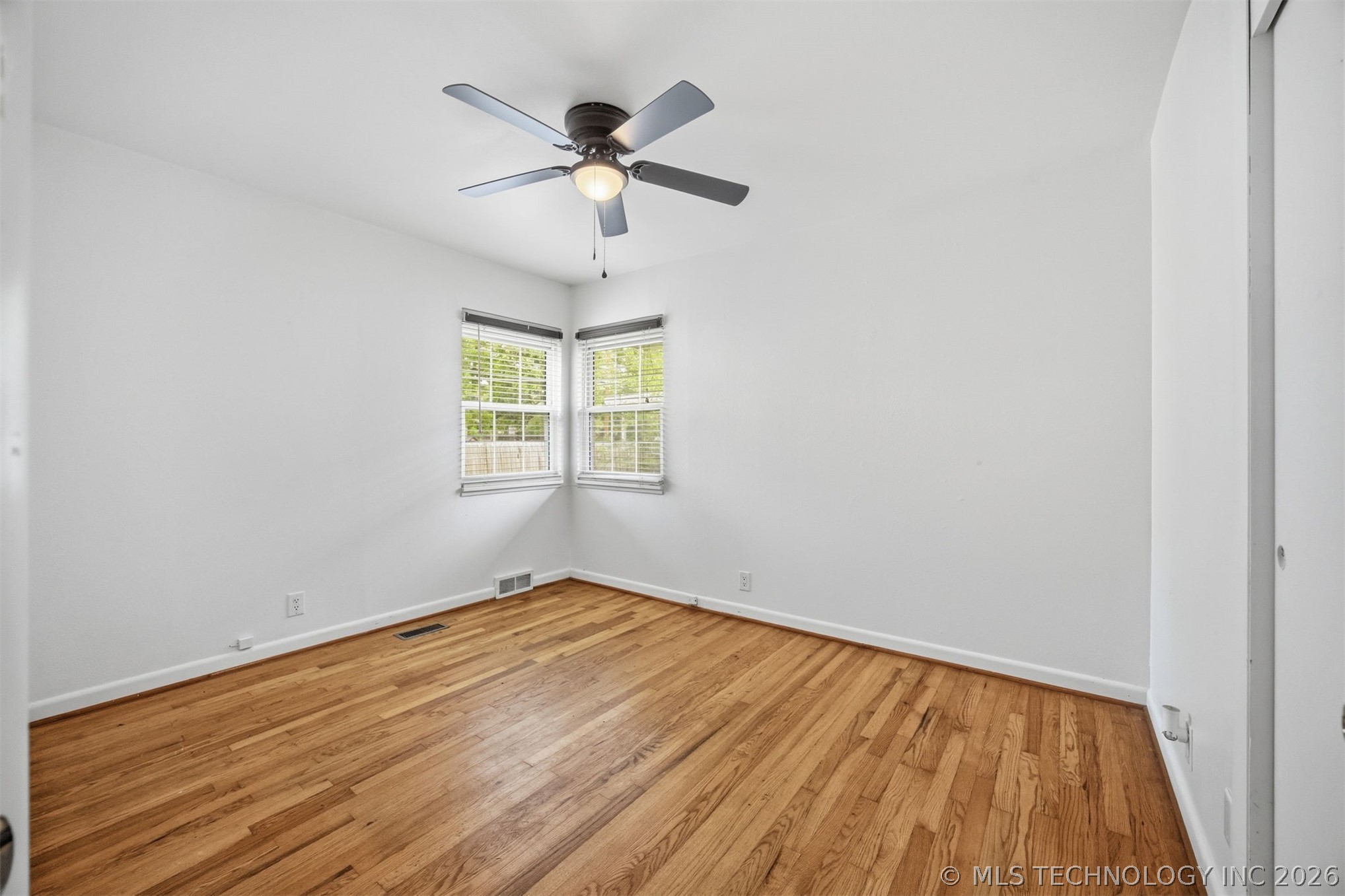 1401 E South Avenue Property Photo 23