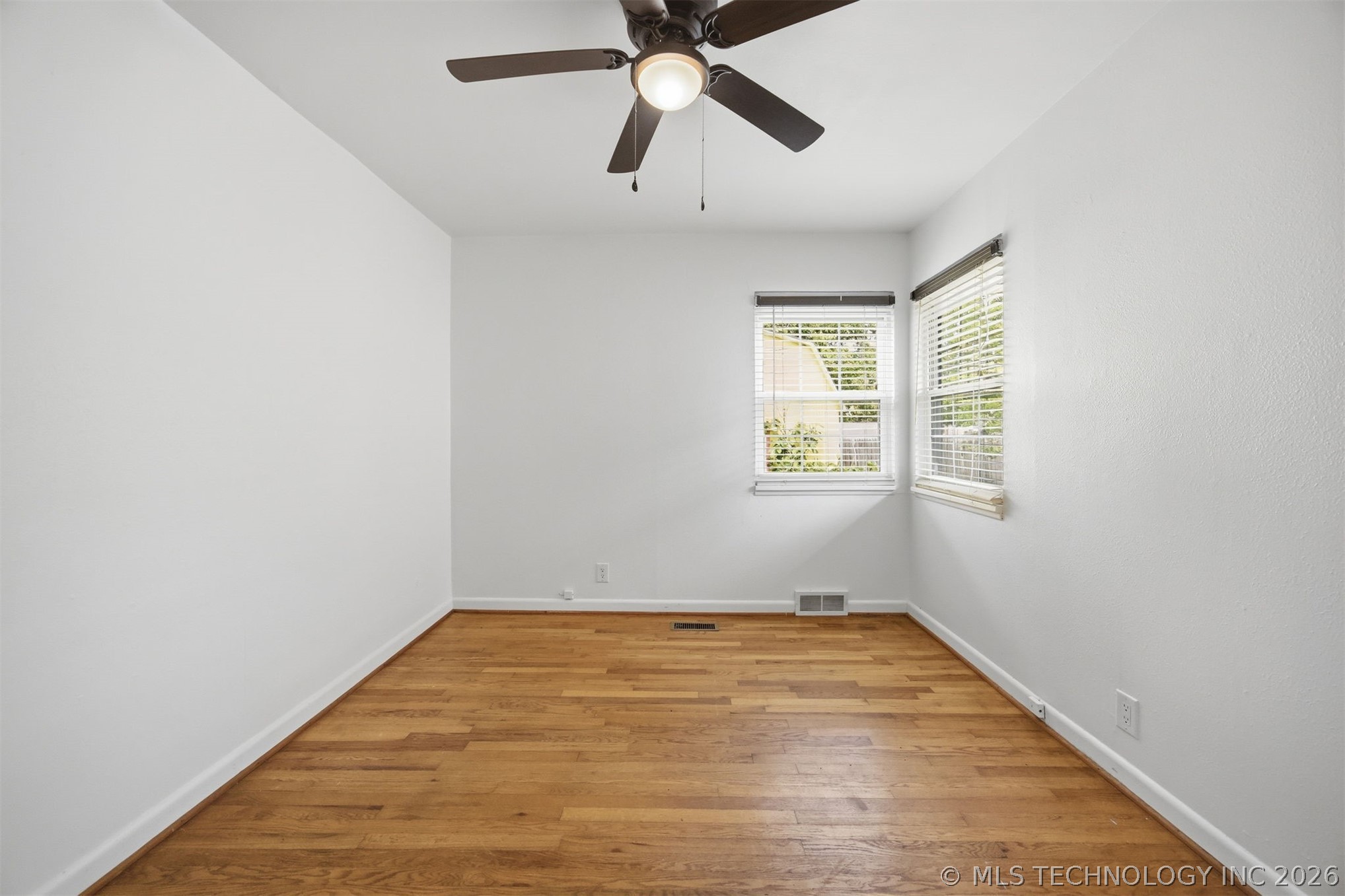 1401 E South Avenue Property Photo 24