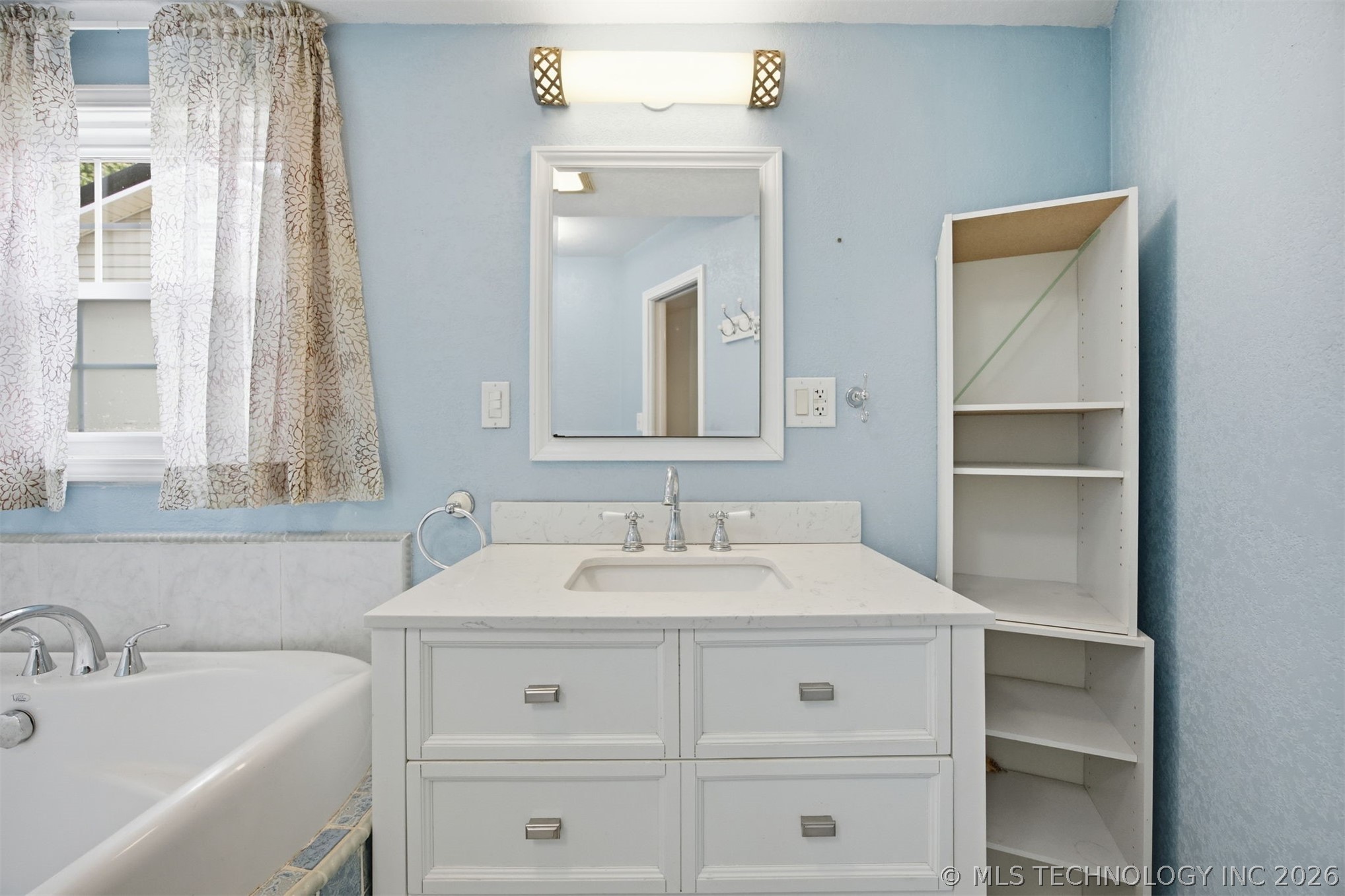 1401 E South Avenue Property Photo 33