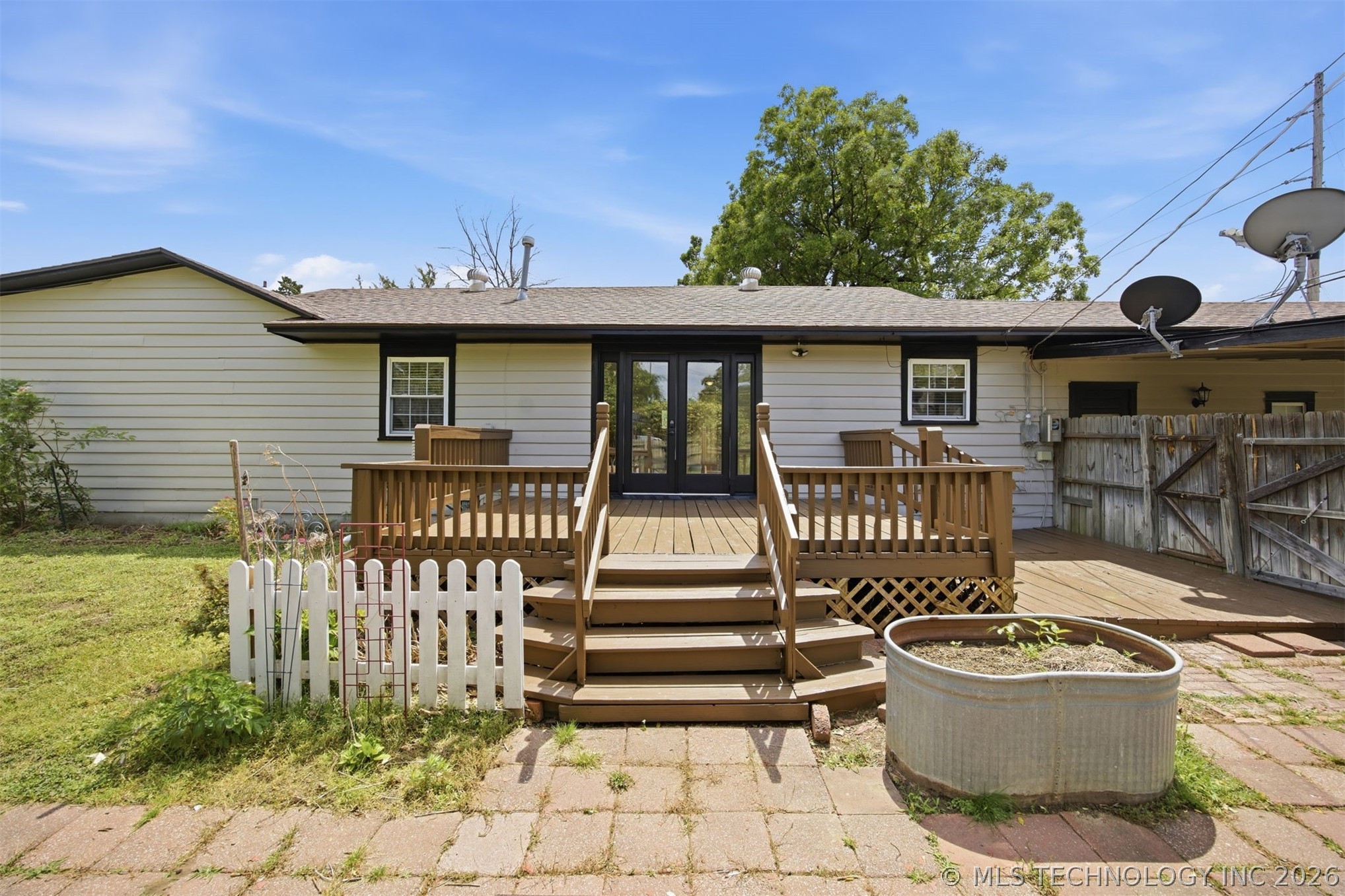 1401 E South Avenue Property Photo 35