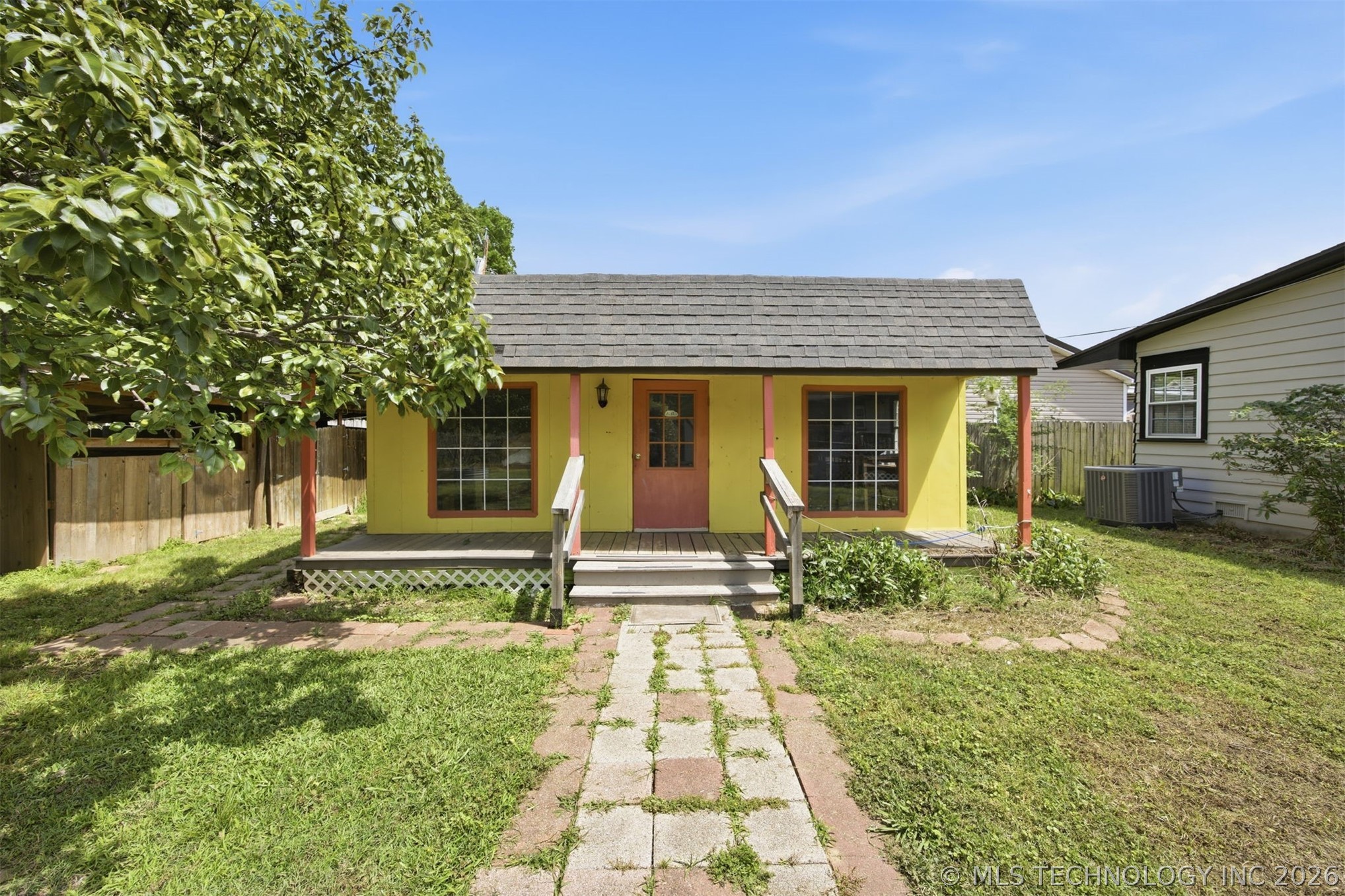 1401 E South Avenue Property Photo 38