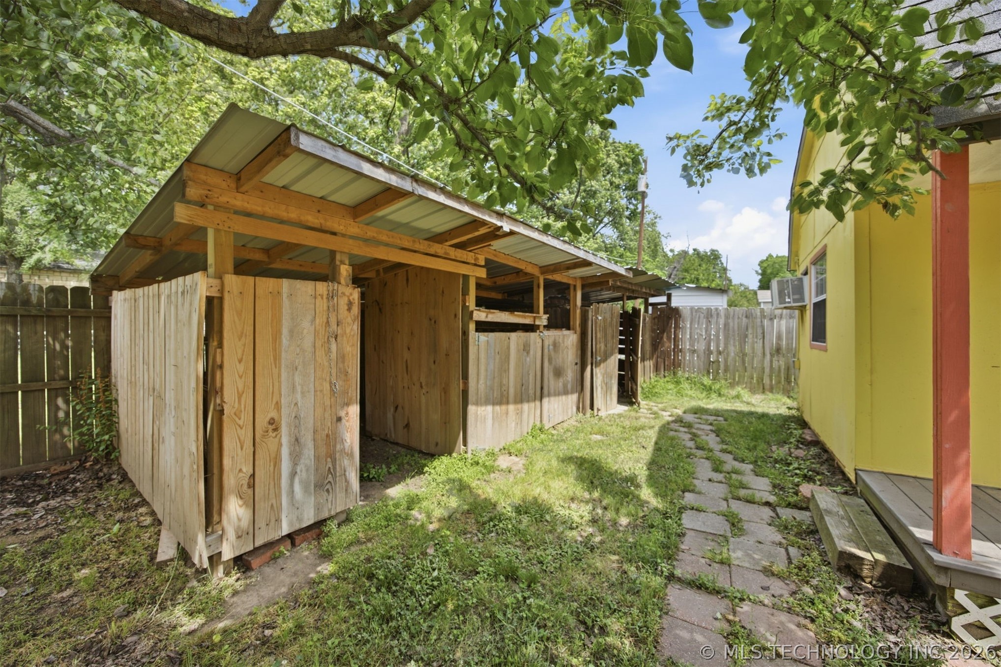 1401 E South Avenue Property Photo 41