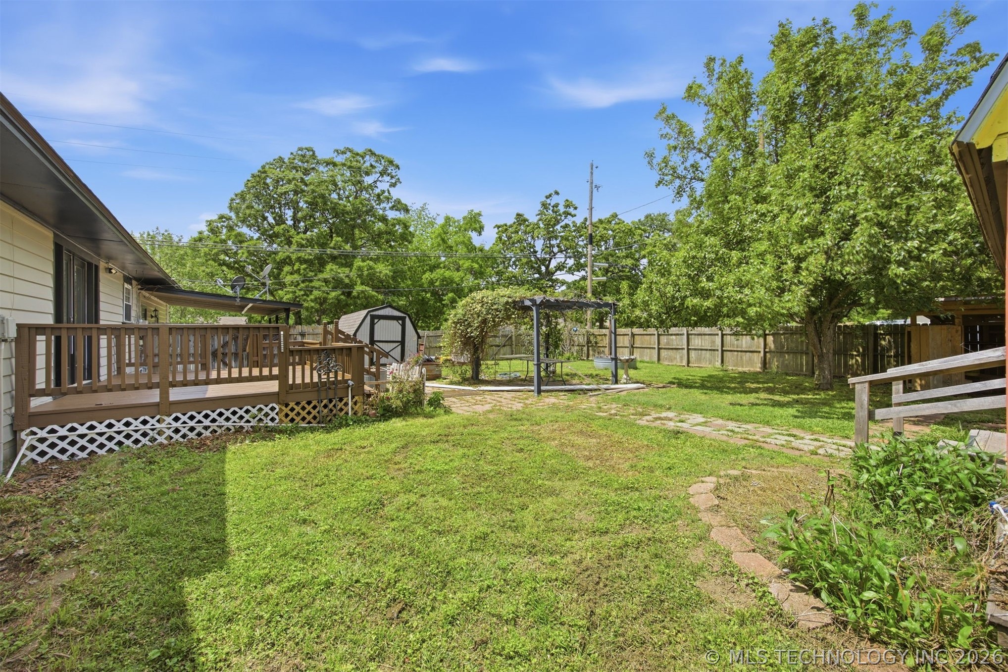 1401 E South Avenue Property Photo 44