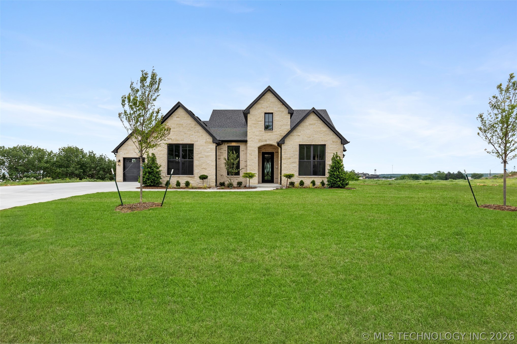 12216 Reflection Pointe Drive Property Photo 3