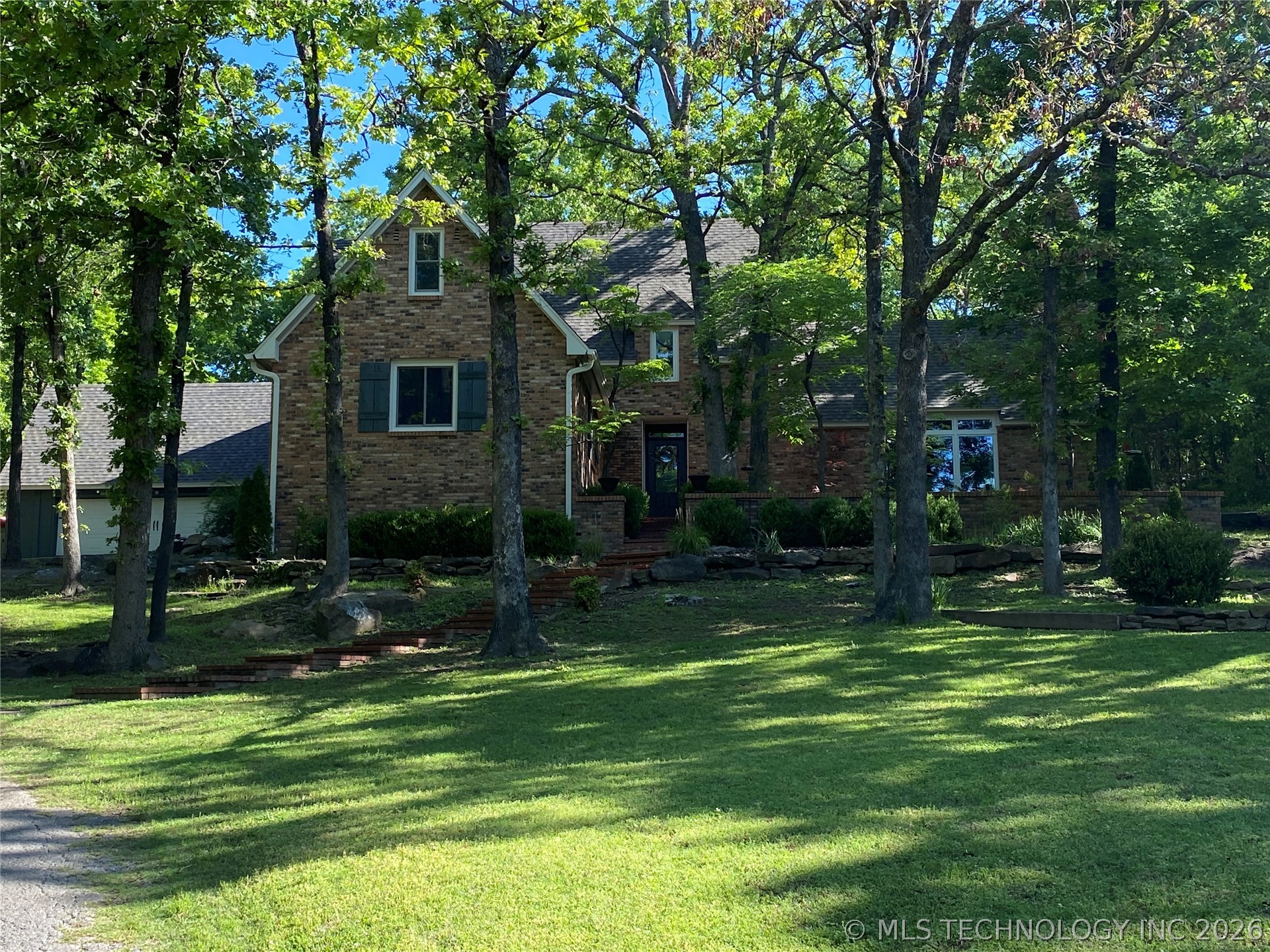 5960 Rolling Oaks Lane Property Photo 1
