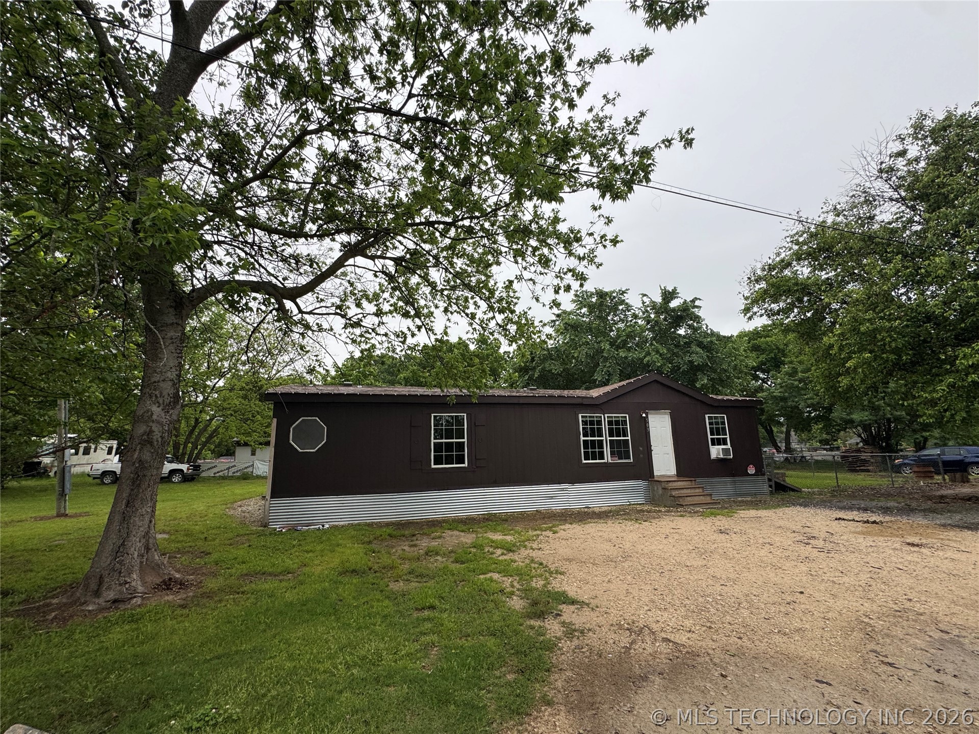 503 Godfrey Property Photo 3