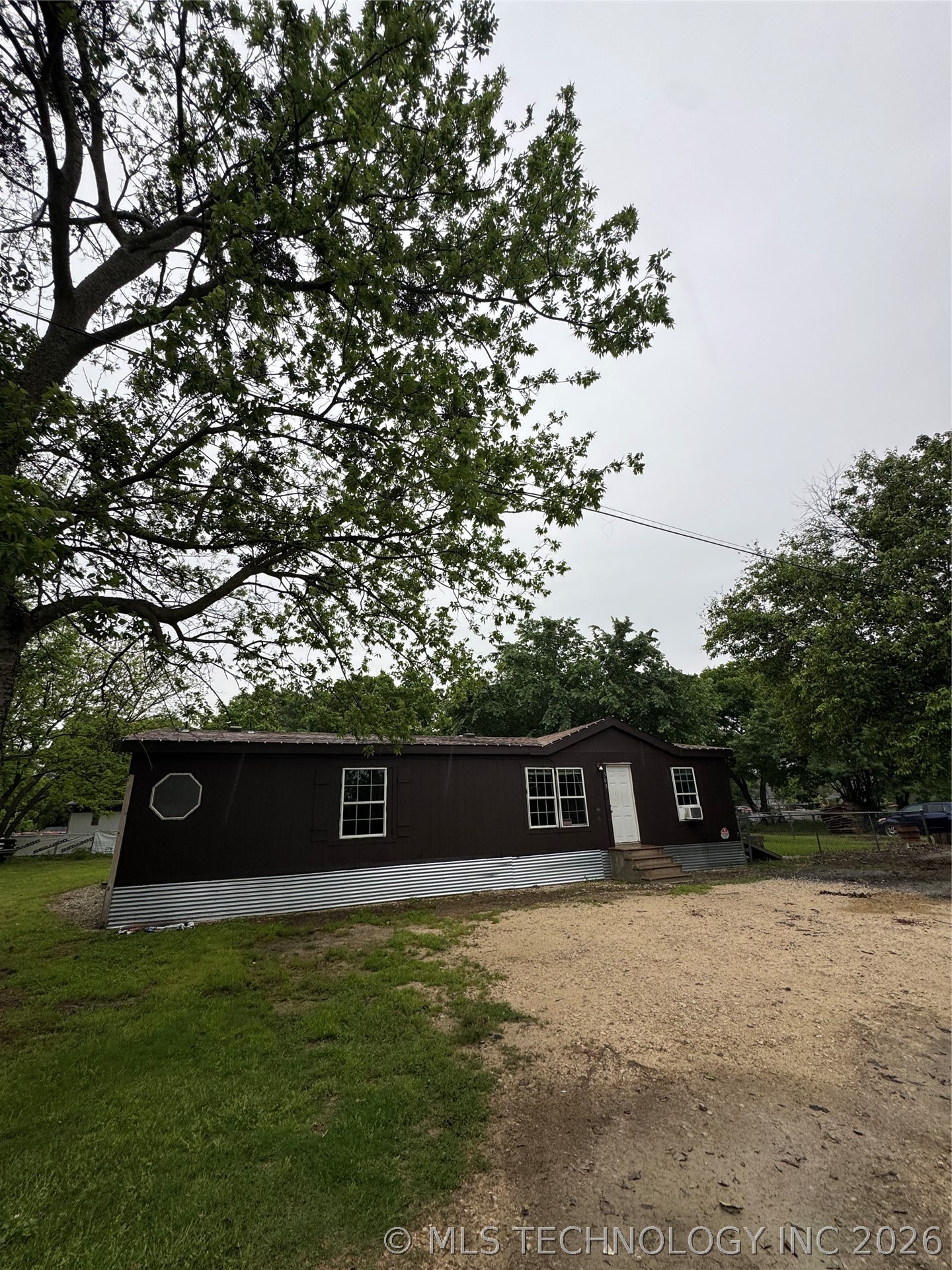 503 Godfrey Property Photo 4