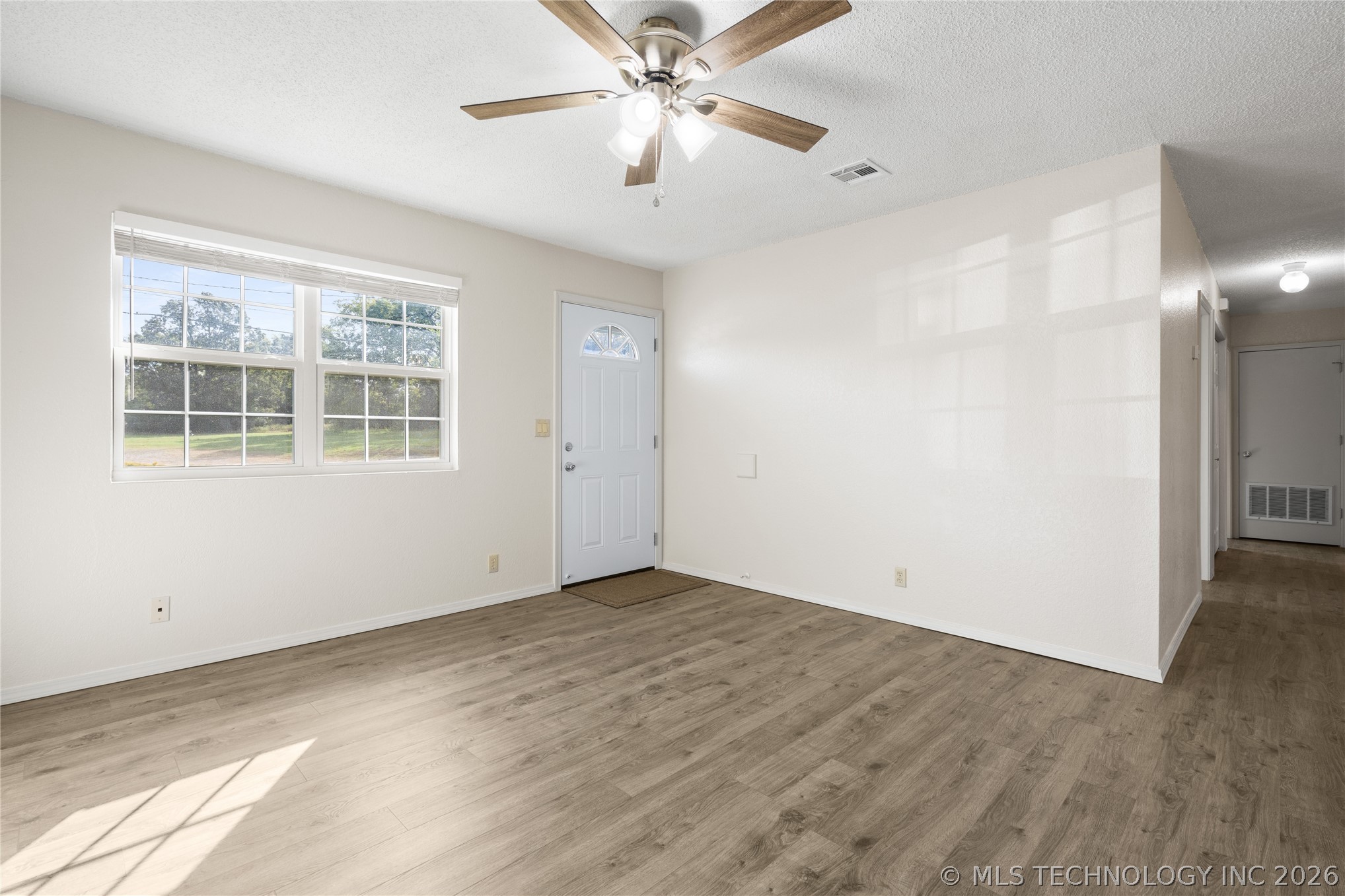 1911 N Maple Street Property Photo 13