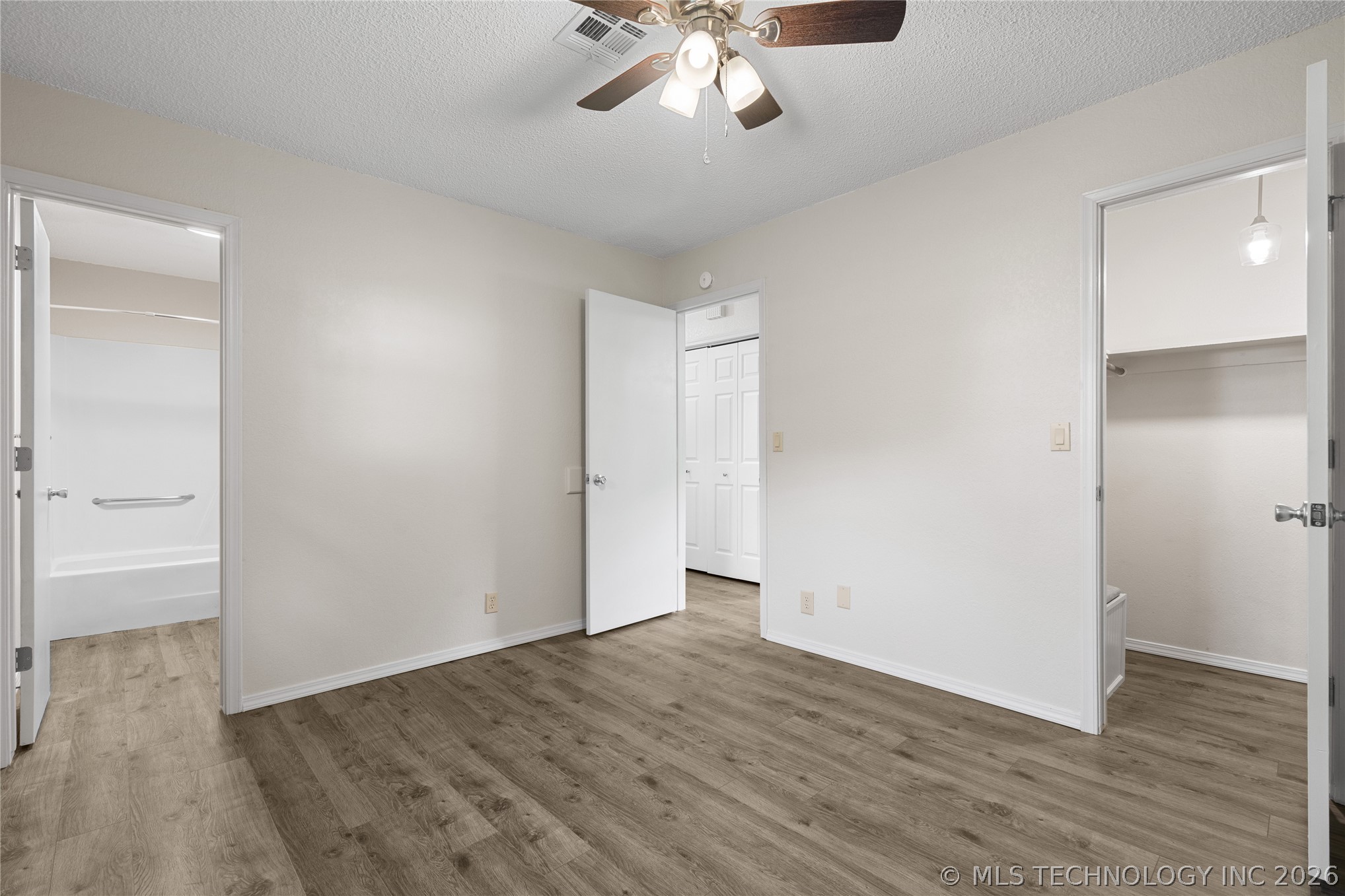 1911 N Maple Street Property Photo 16