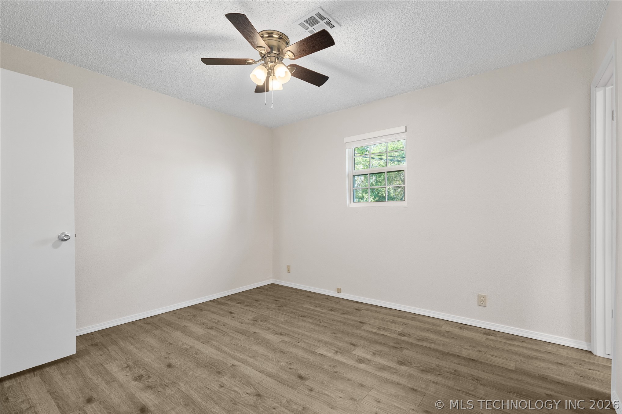 1911 N Maple Street Property Photo 17