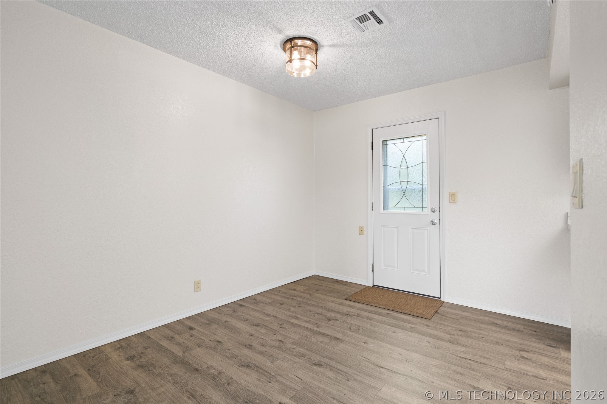 1911 N Maple Street Property Photo 25