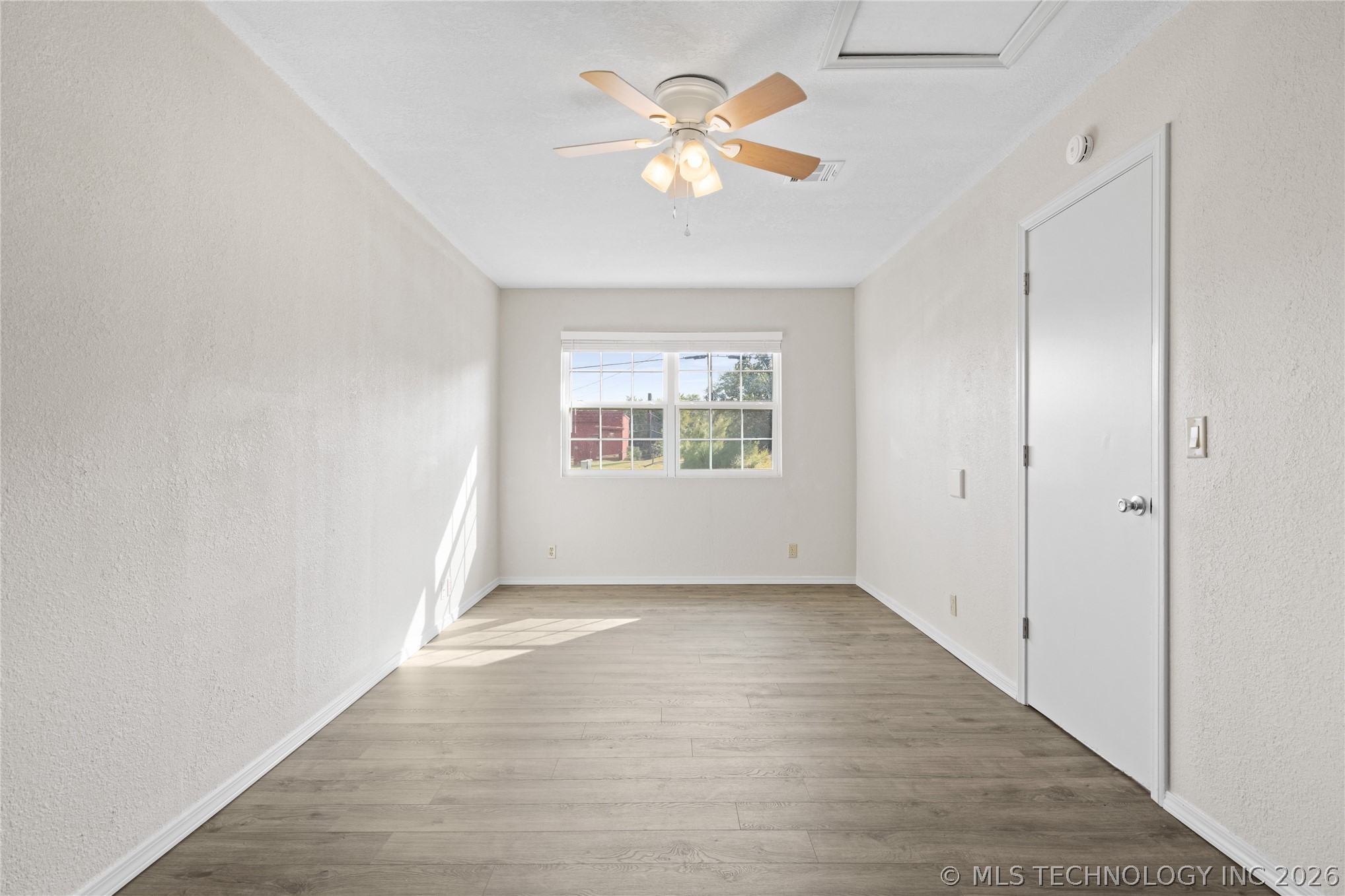 1911 N Maple Street Property Photo 31