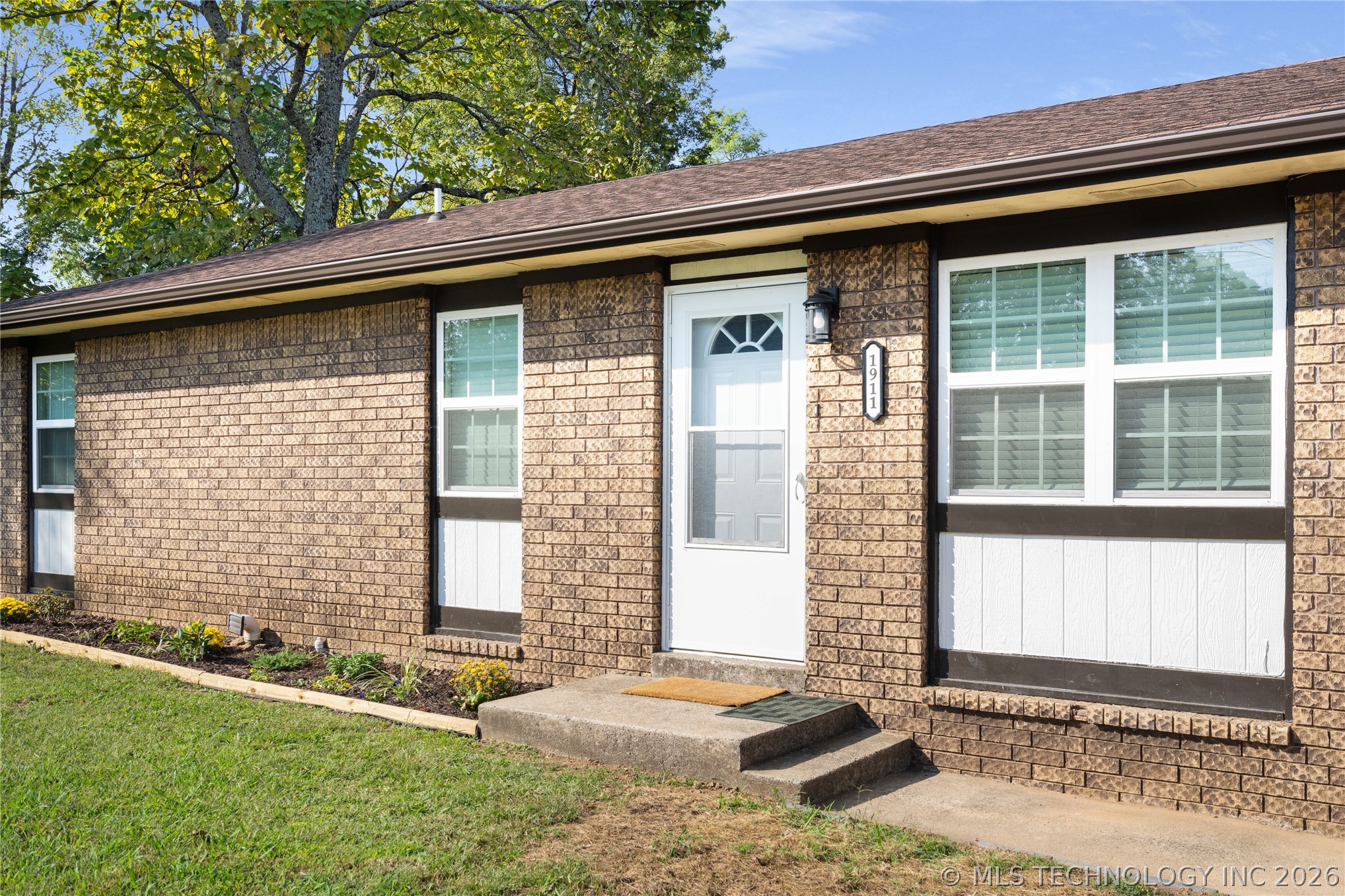 1911 N Maple Street Property Photo 45