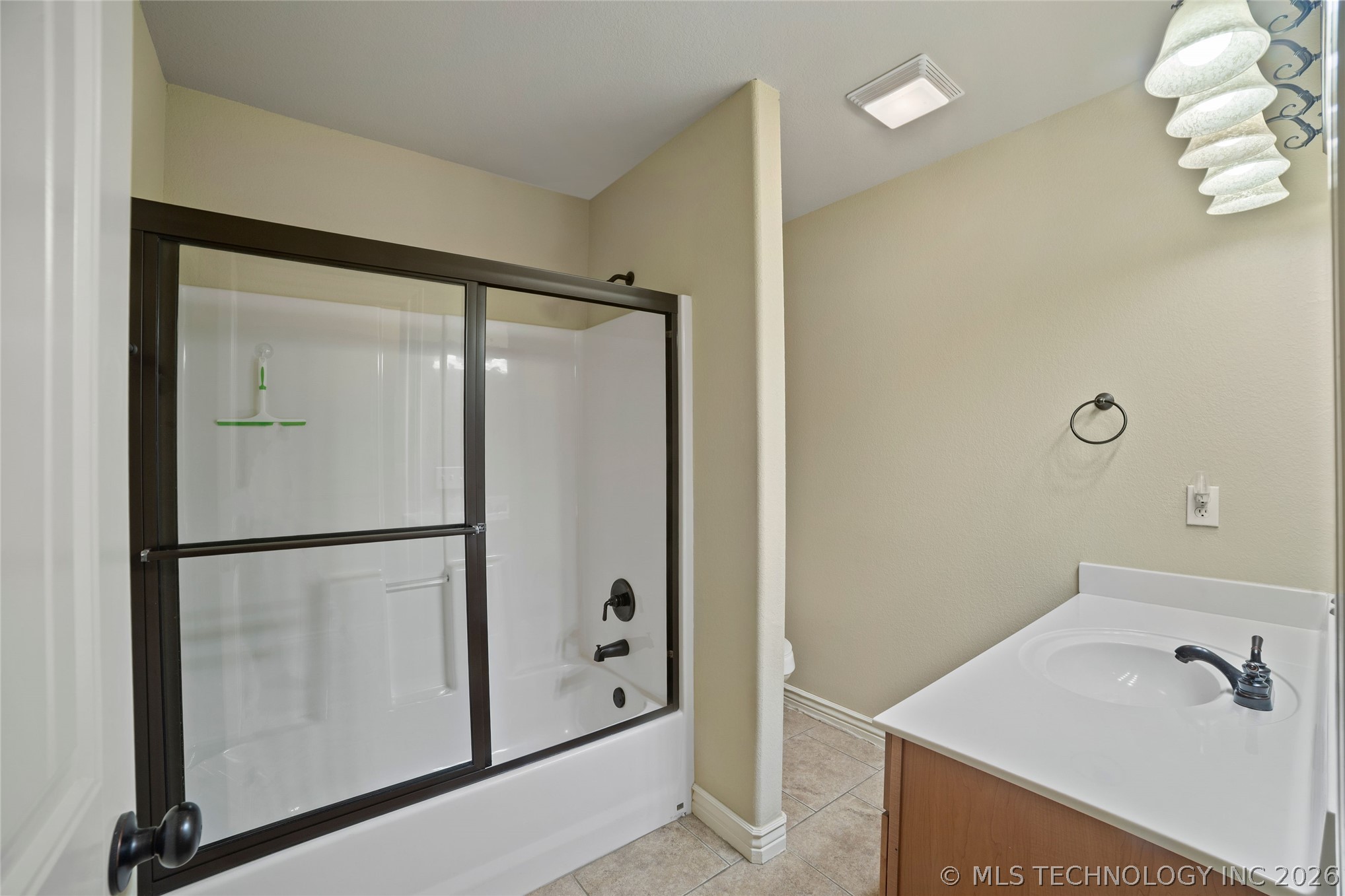 7407 E 84th Street N Property Photo 17
