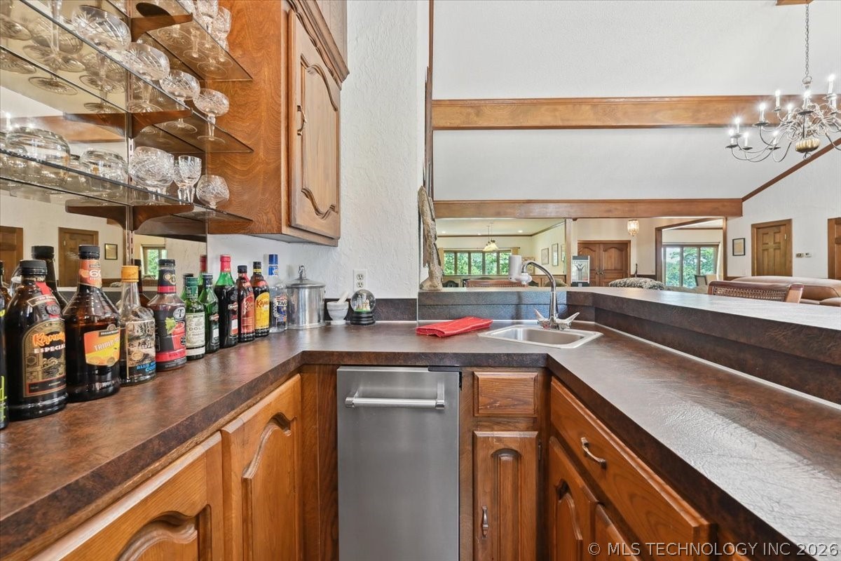 2956 E 69th Street Property Photo 10