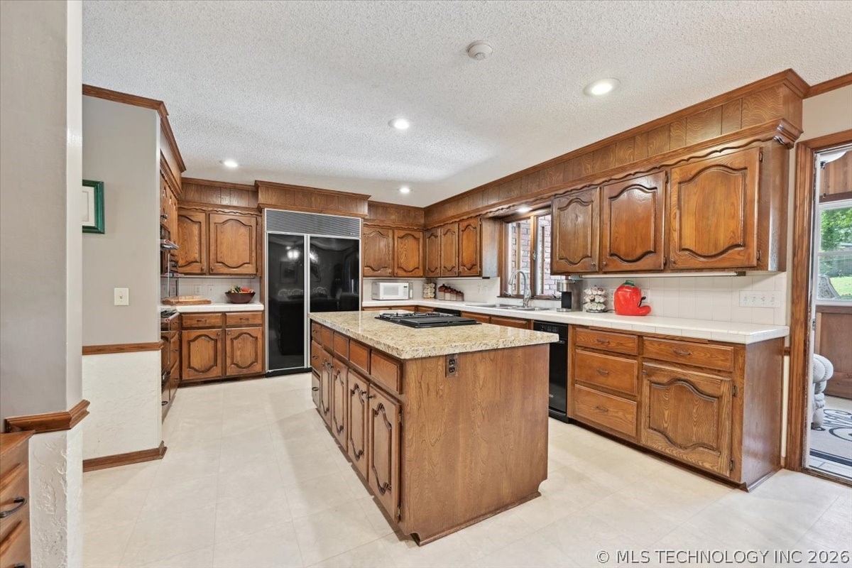 2956 E 69th Street Property Photo 17
