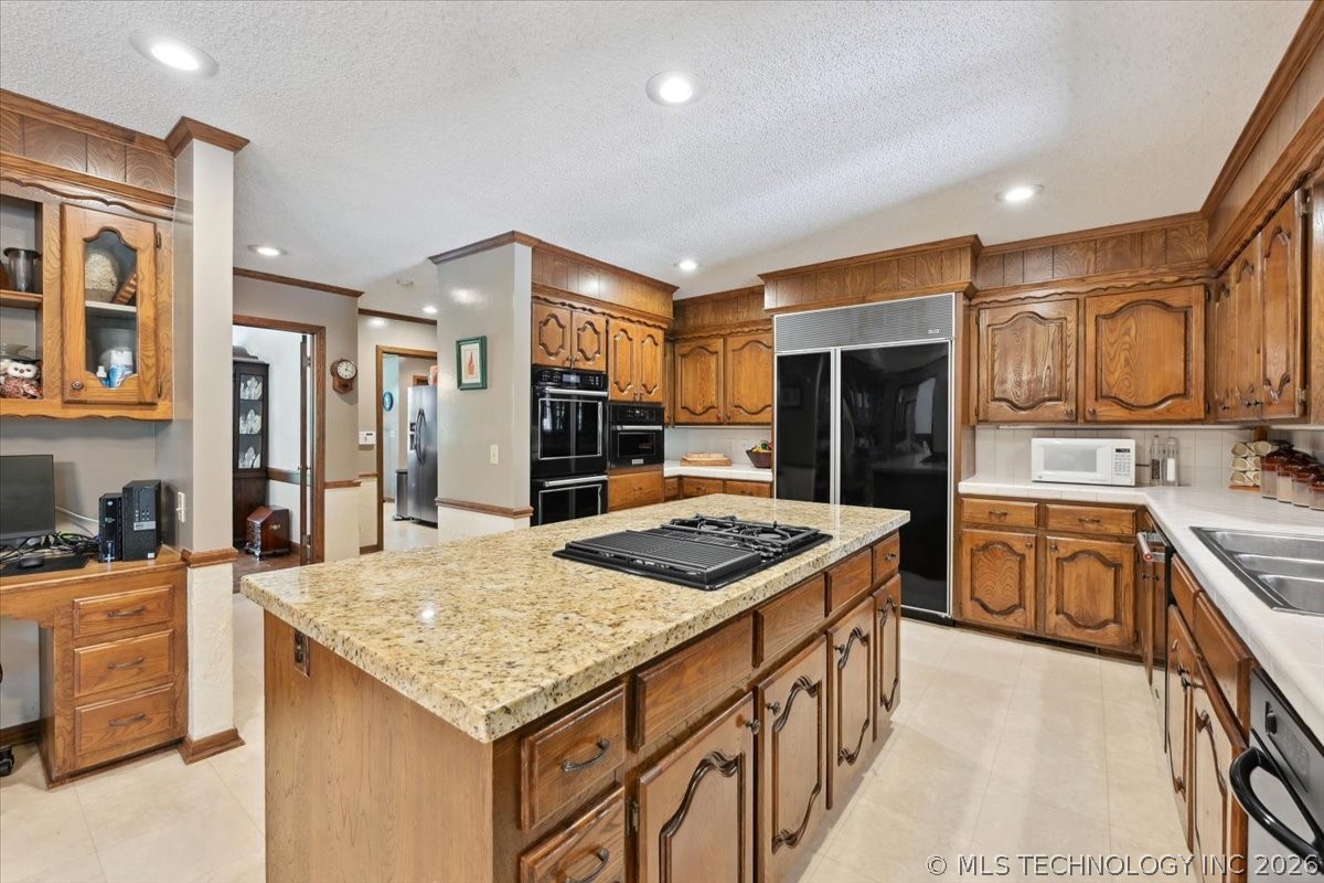 2956 E 69th Street Property Photo 18