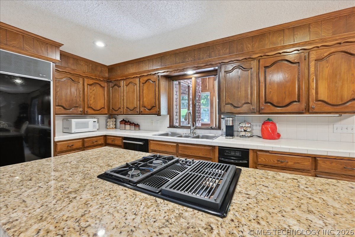2956 E 69th Street Property Photo 19