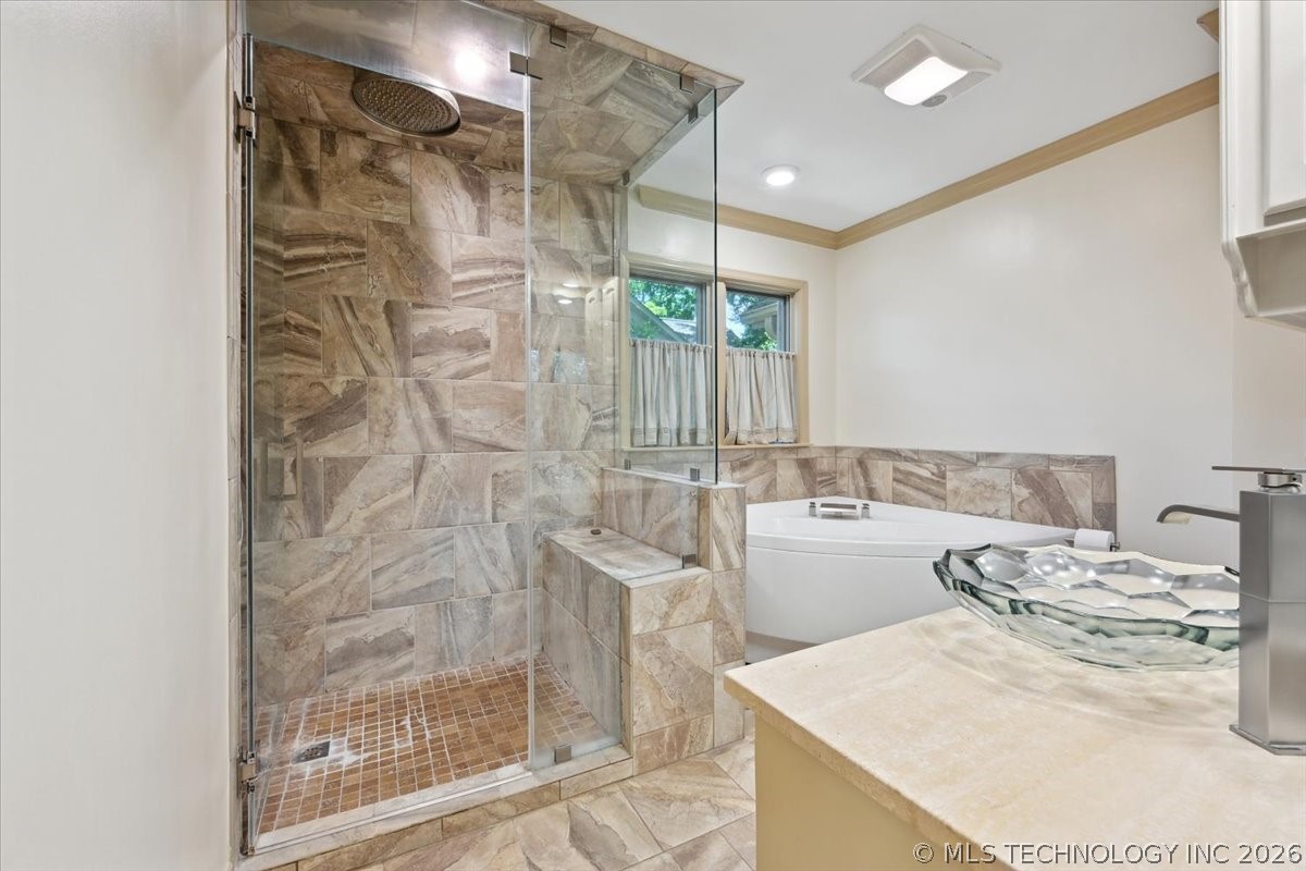 2956 E 69th Street Property Photo 33