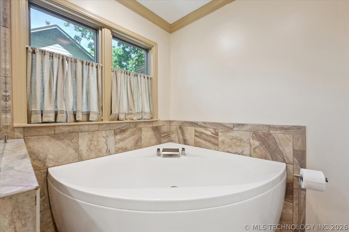 2956 E 69th Street Property Photo 34