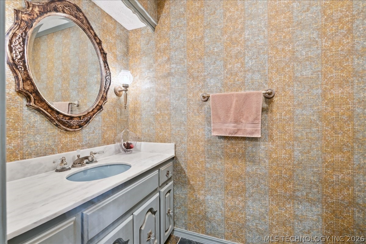 2956 E 69th Street Property Photo 42