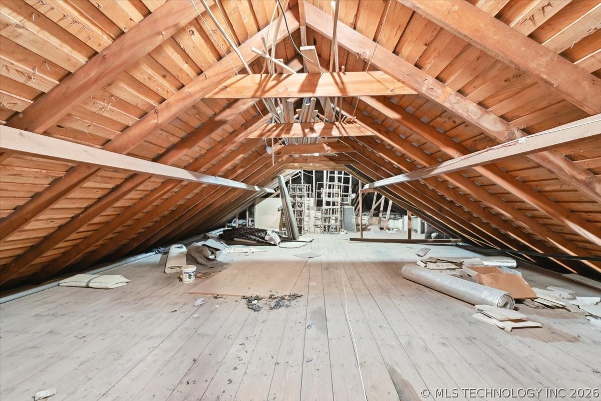 2956 E 69th Street Property Photo 48