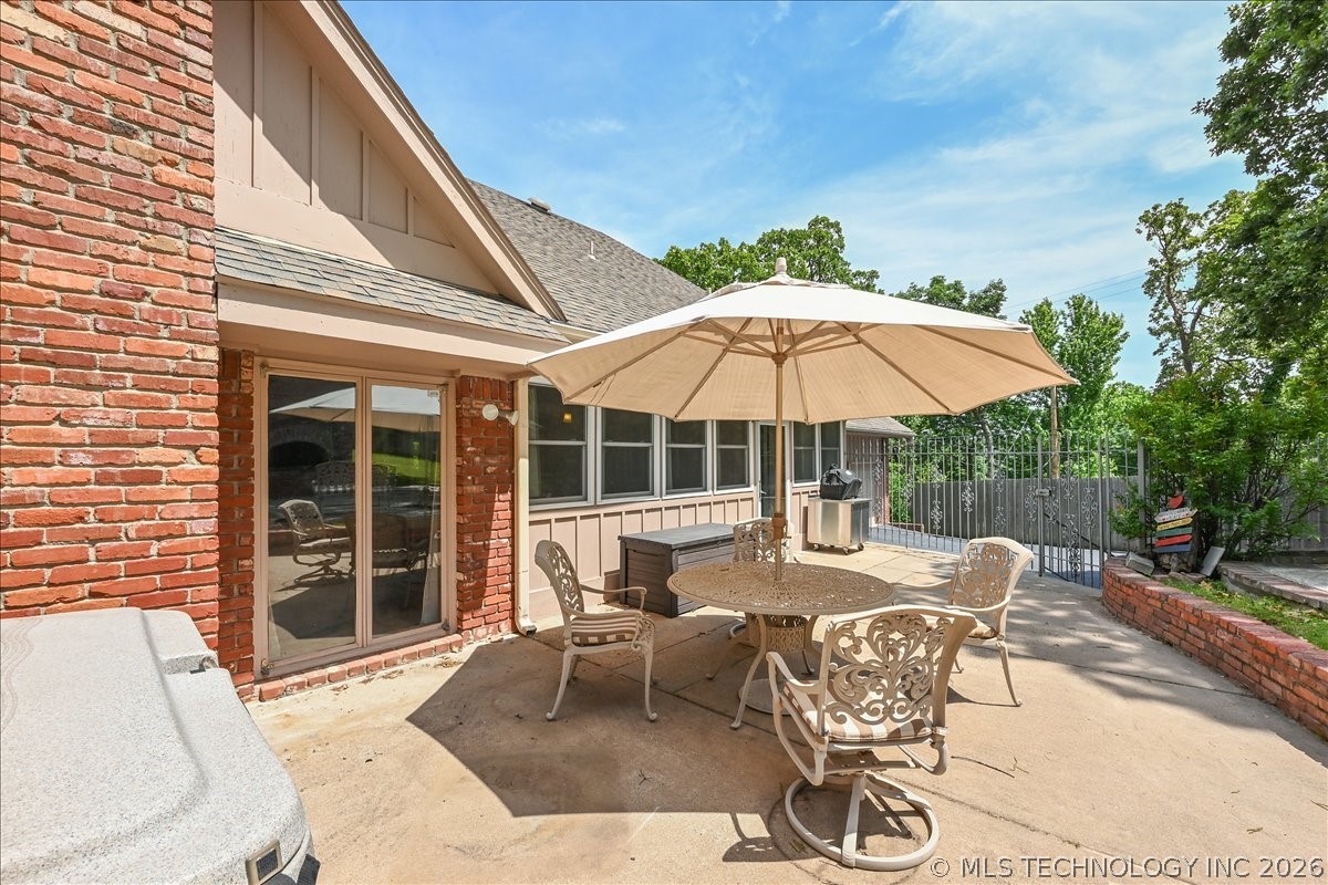 2956 E 69th Street Property Photo 50