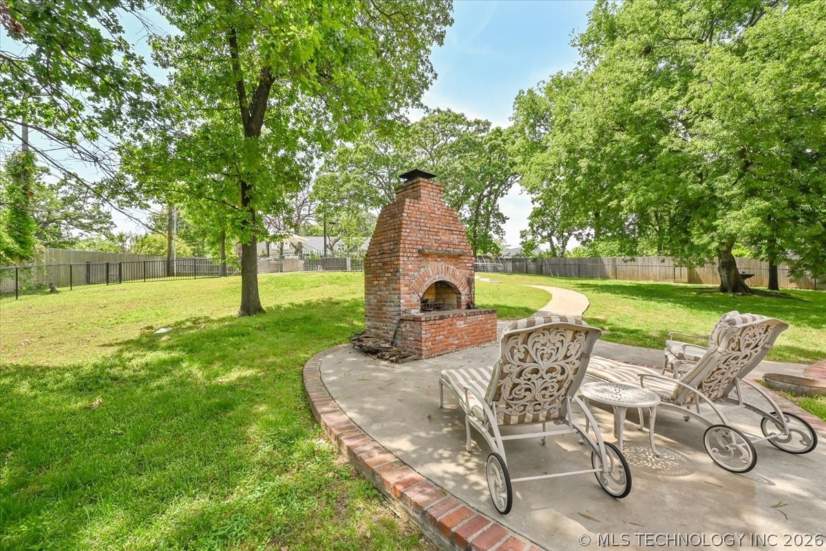 2956 E 69th Street Property Photo 51