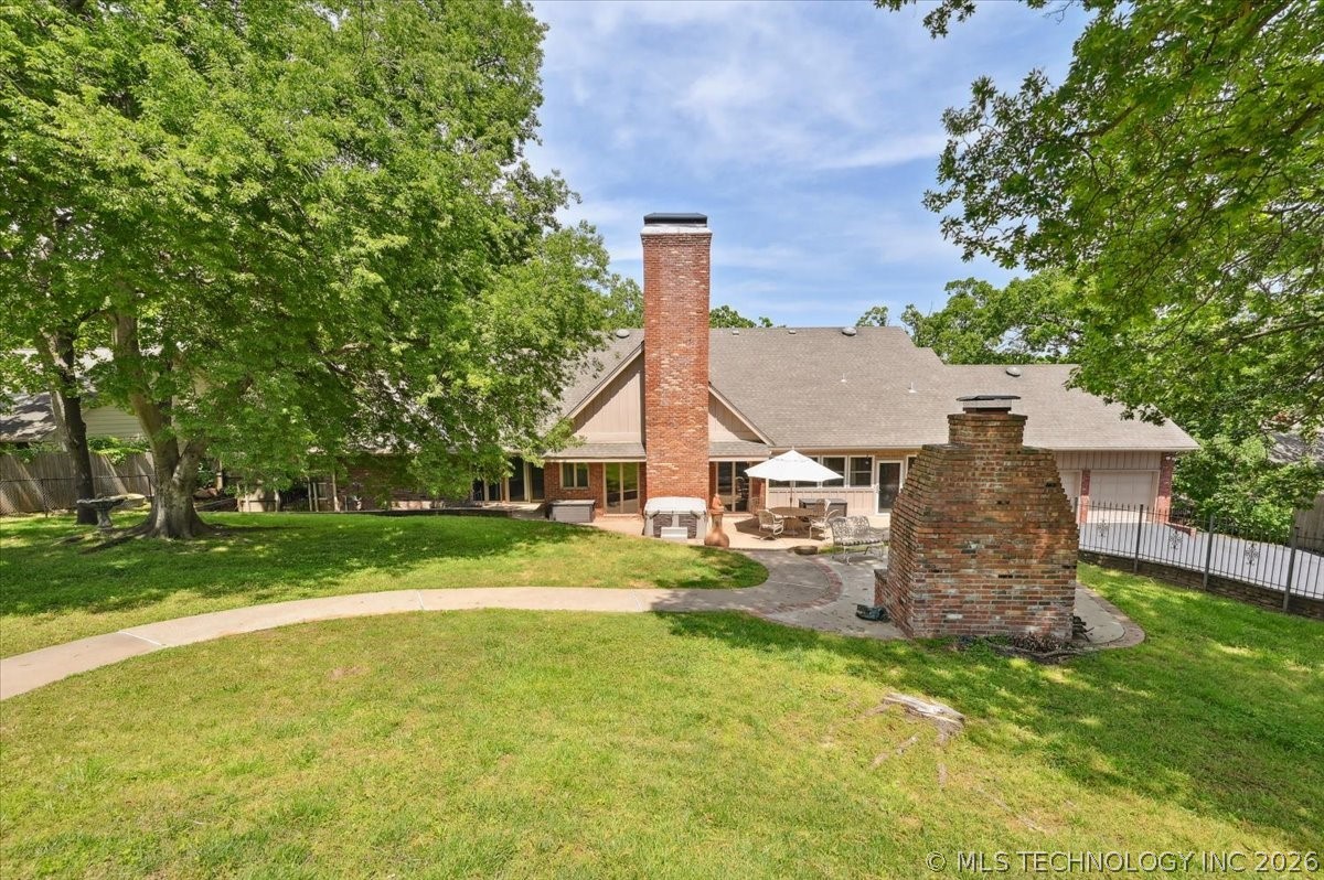 2956 E 69th Street Property Photo 59