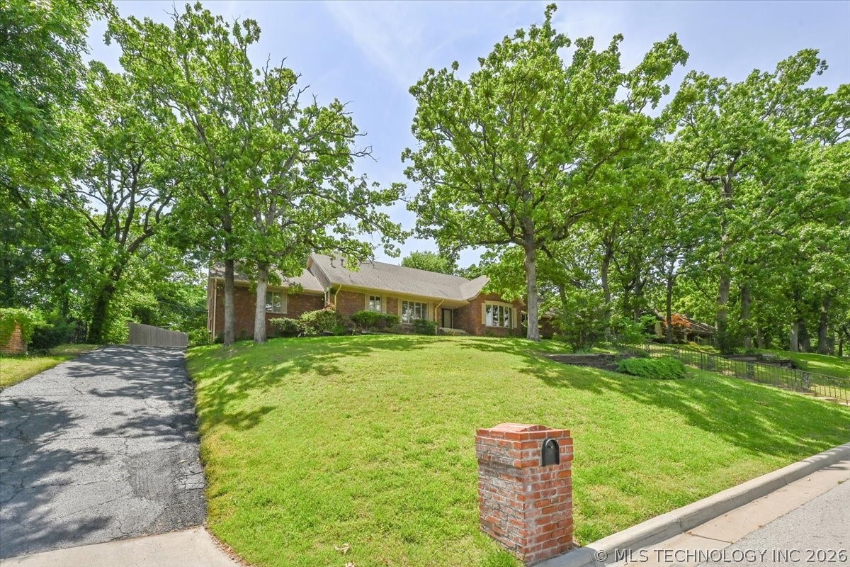 2956 E 69th Street Property Photo 67