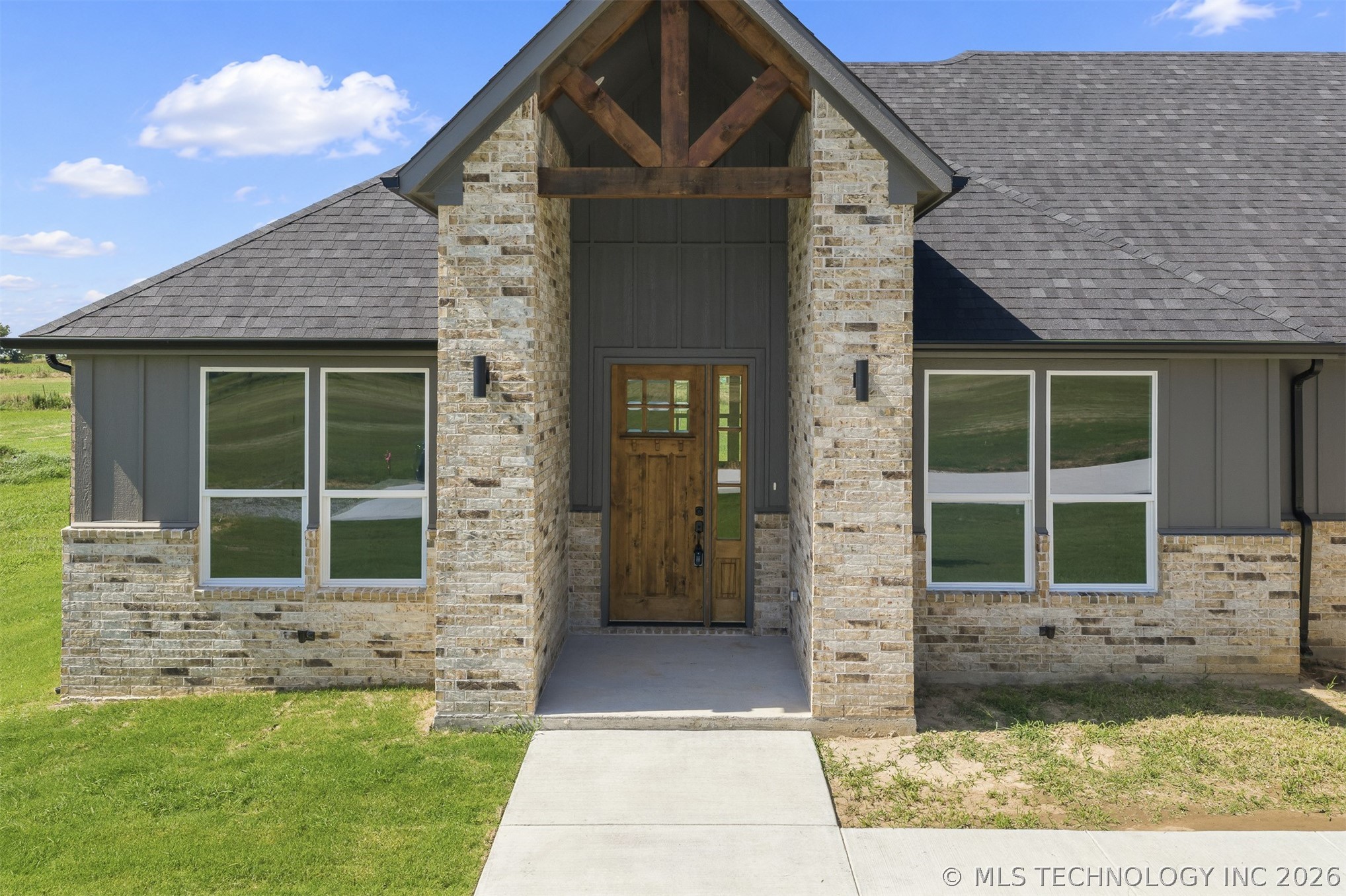 6146 Slim Pickens Lane Property Photo 2