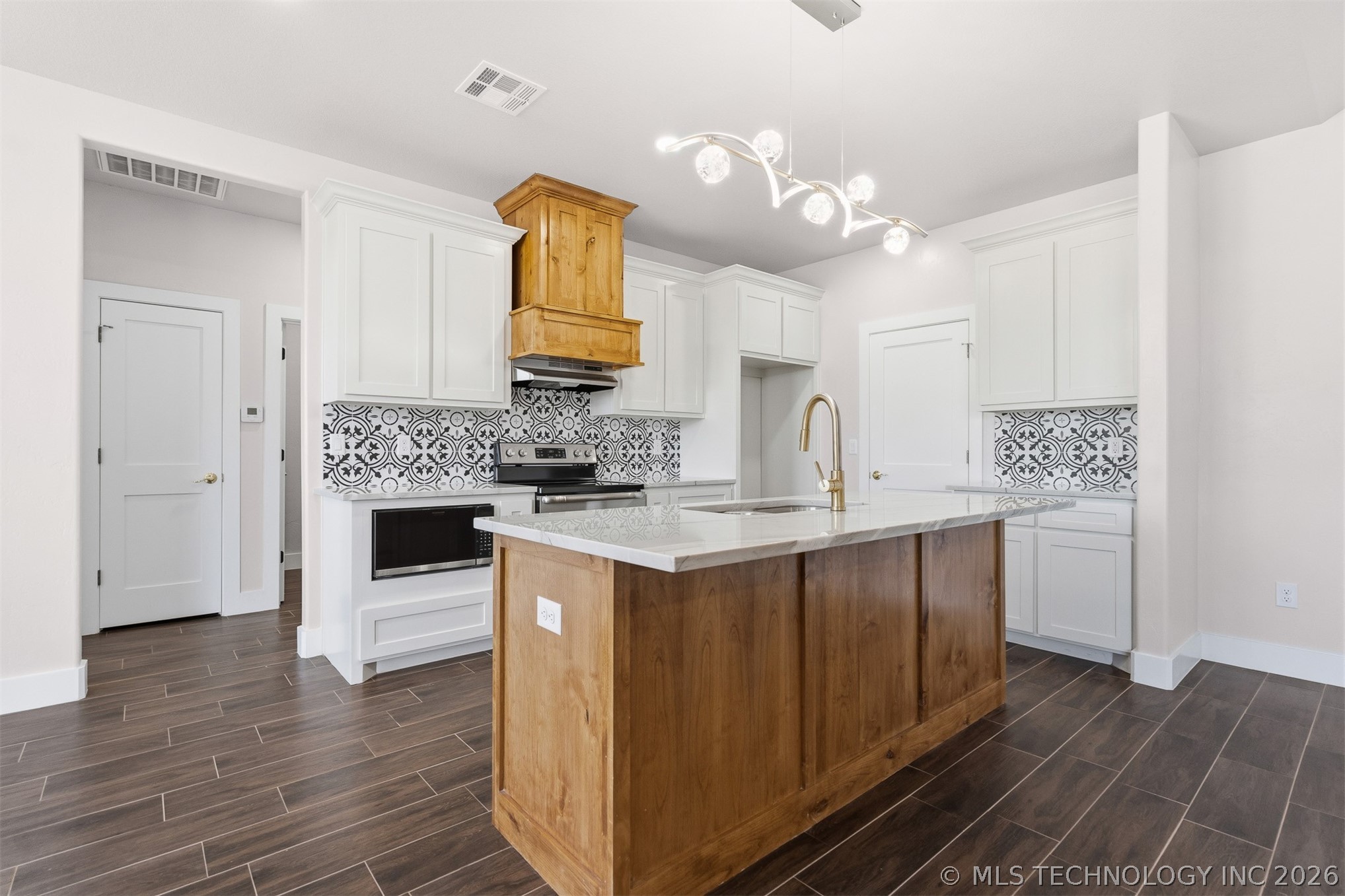 6146 Slim Pickens Lane Property Photo 6