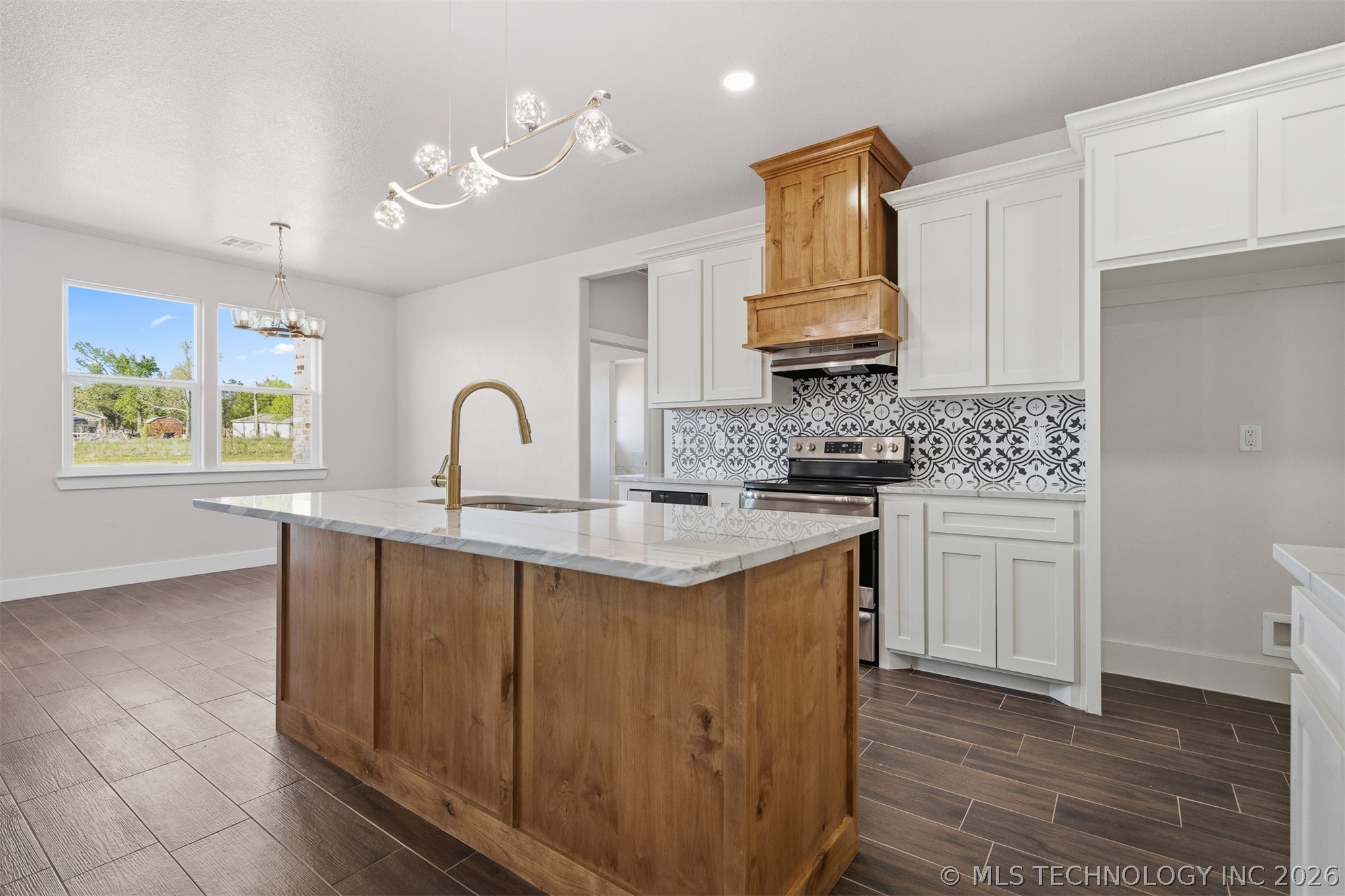 6146 Slim Pickens Lane Property Photo 8