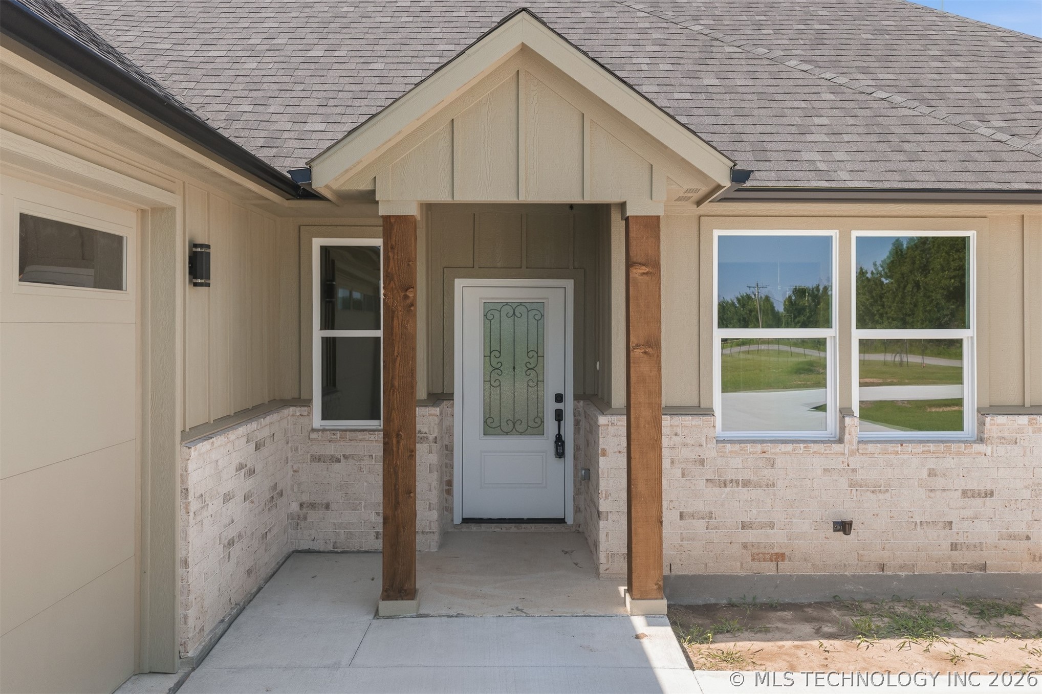 6064 Slim Pickens Lane Property Photo 3