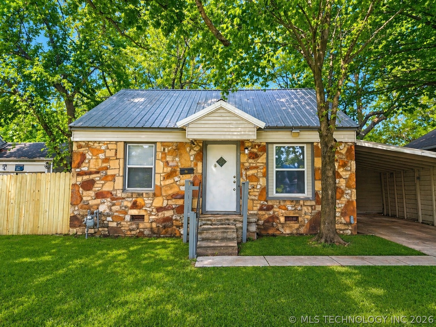 1034 N Gary Place