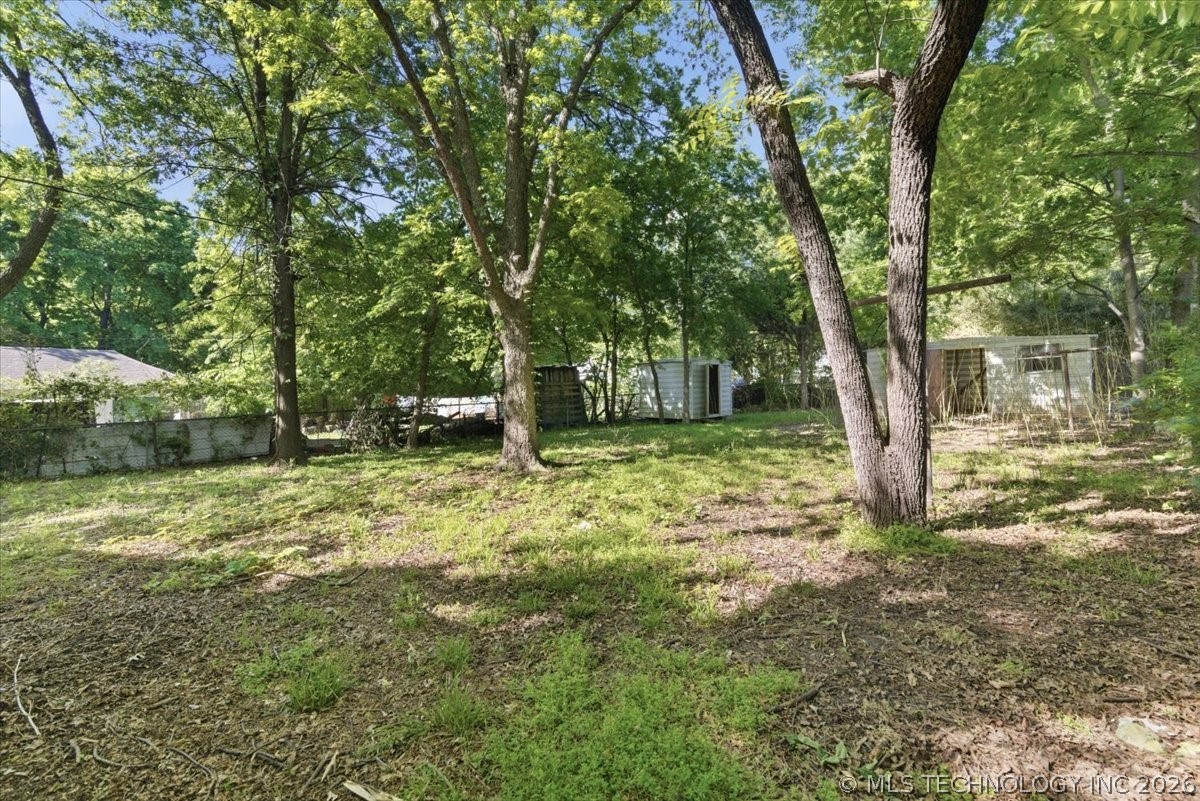 1034 N Gary Place Property Photo 11