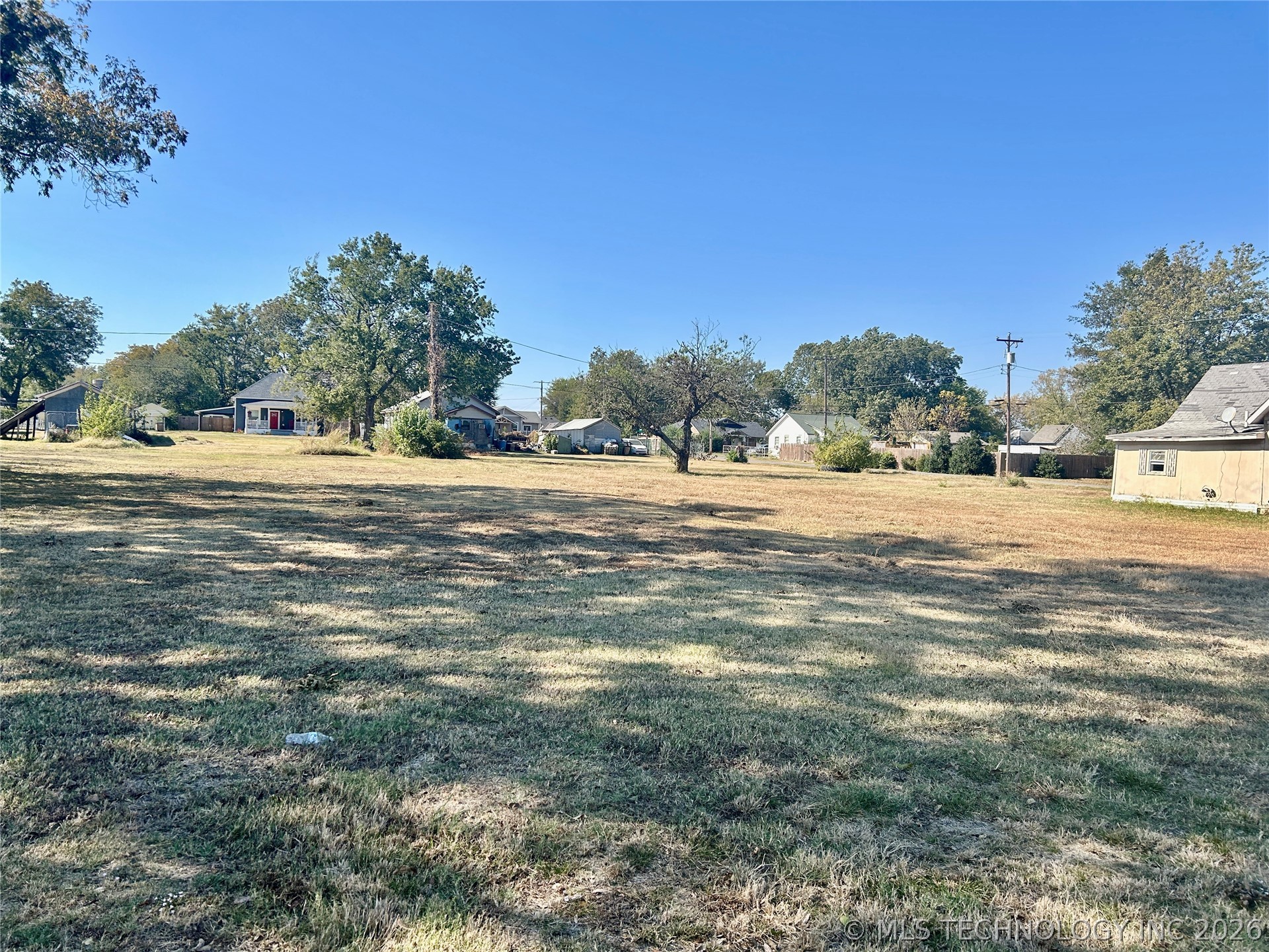 S Seminole Avenue Property Photo 4